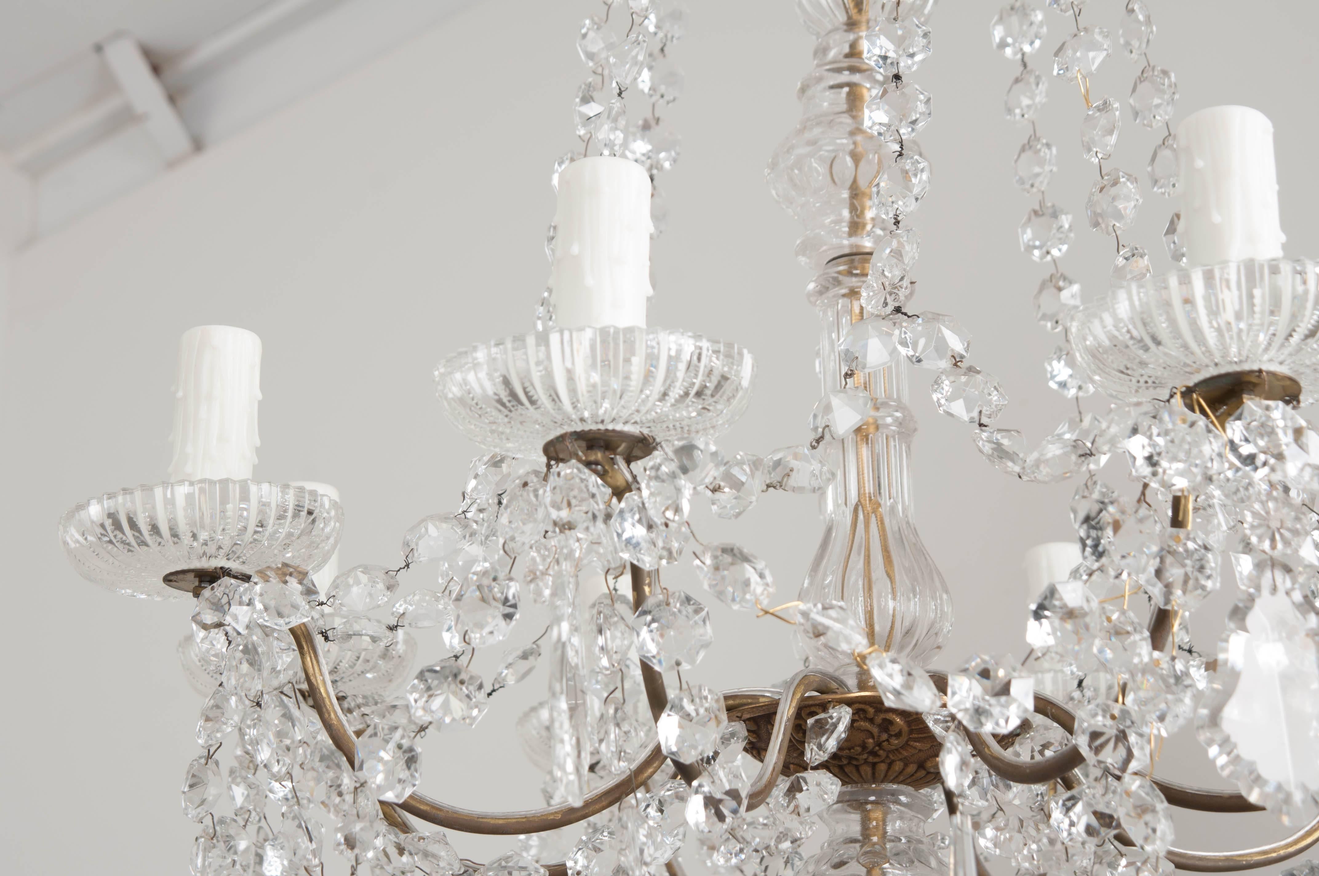 French 19th Century Crystal and Brass Chandelier 7