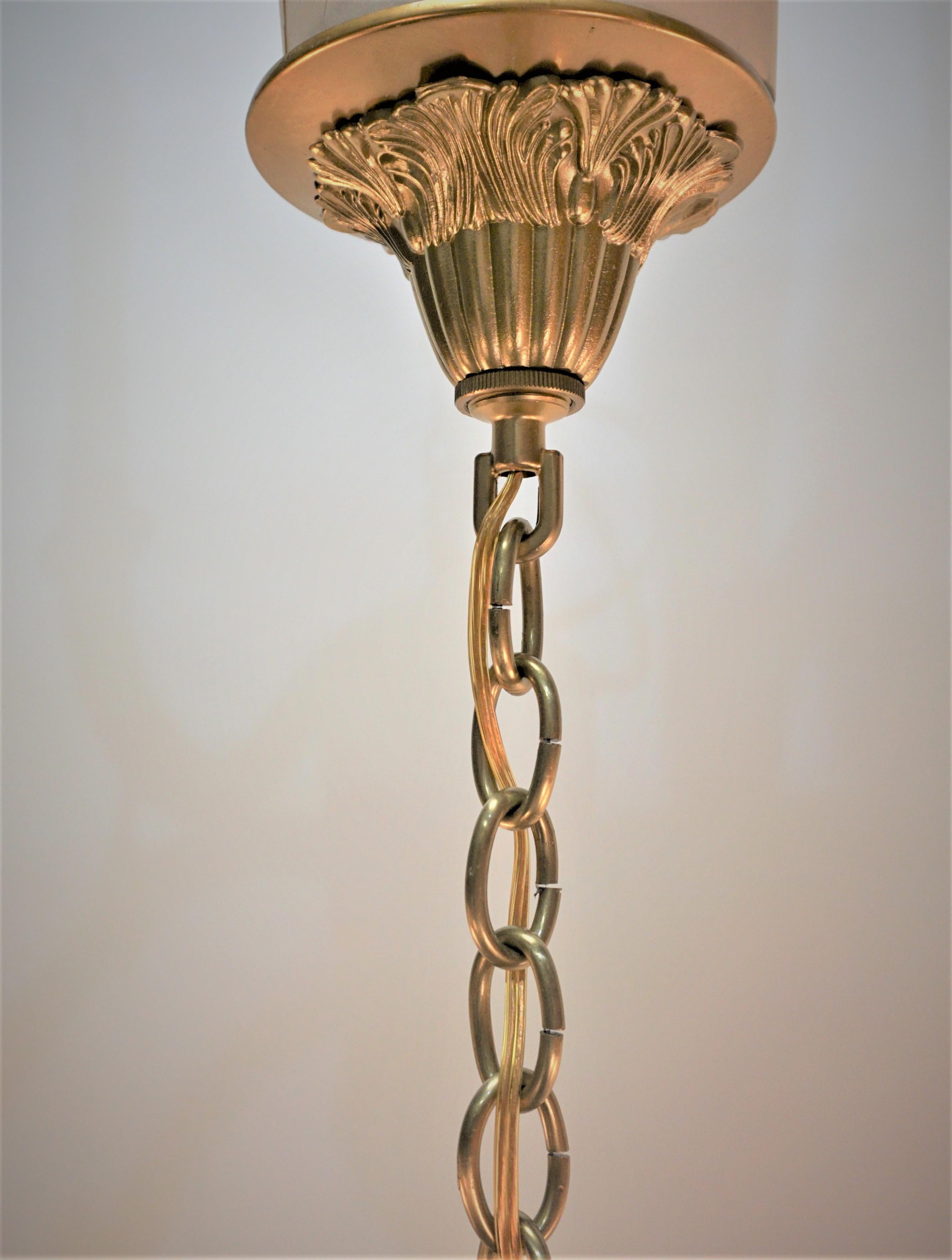 French 19th Century Crystal and Bronze Chandelier For Sale 2