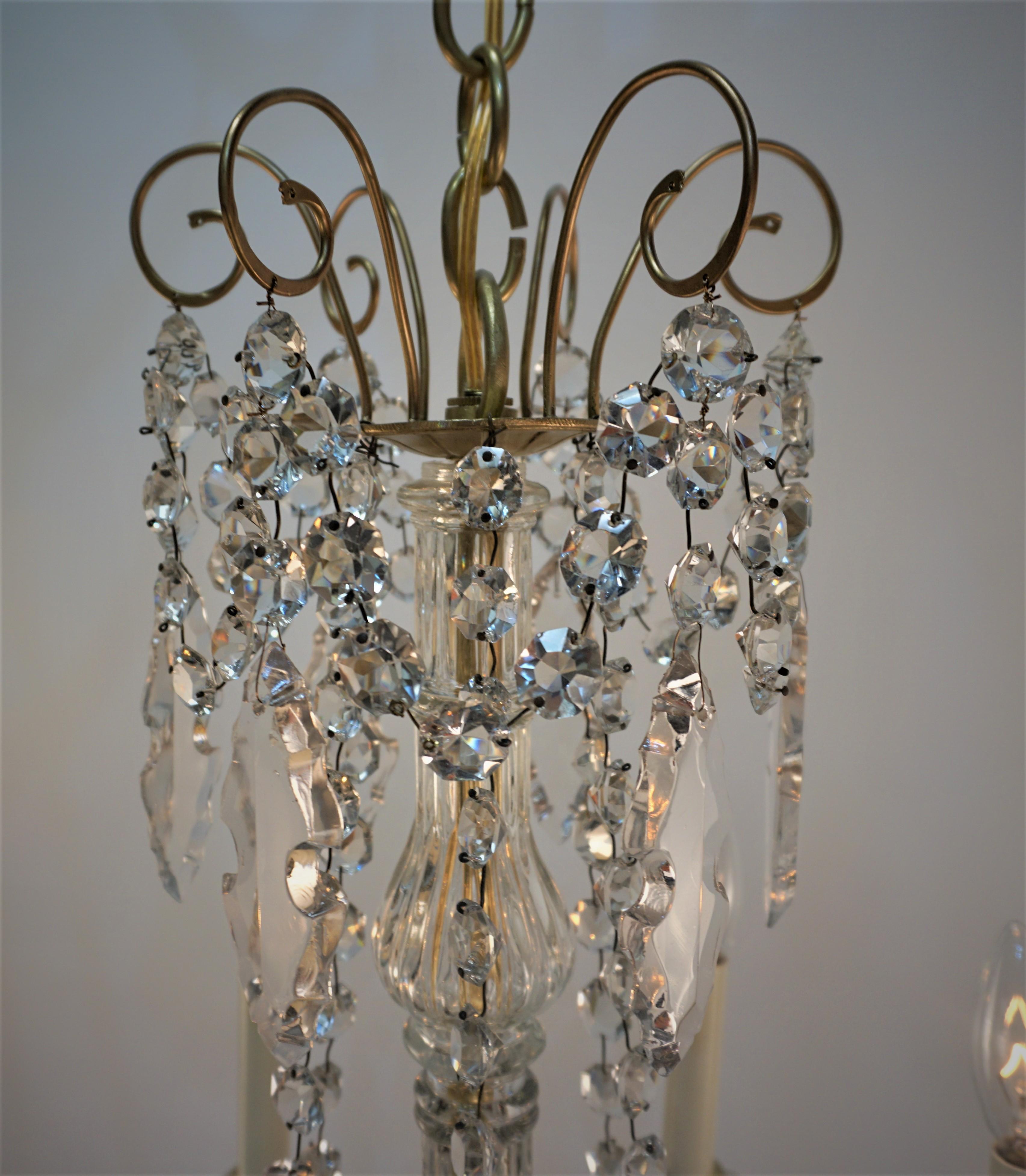 French 19th Century Crystal and Bronze Chandelier For Sale 3