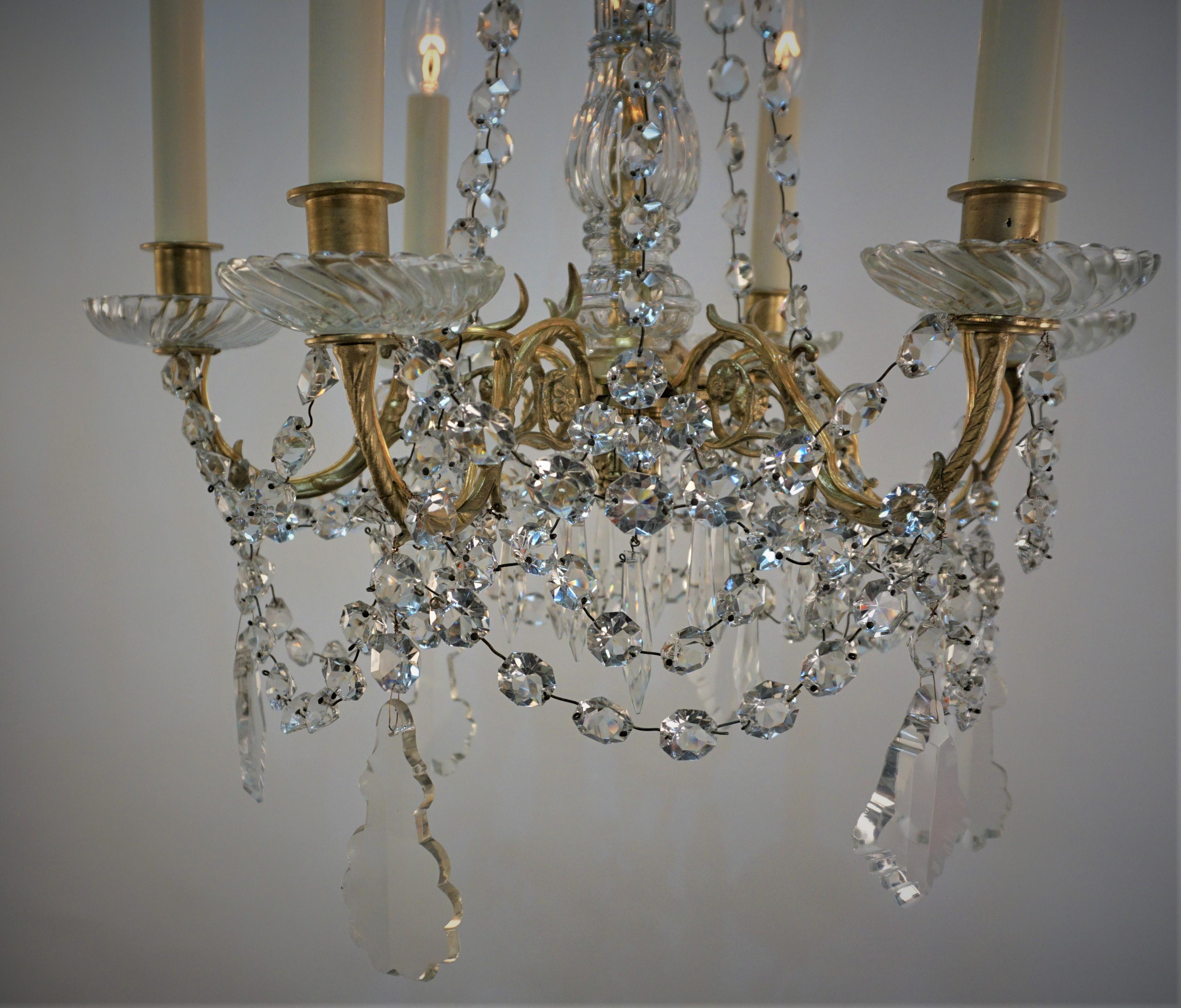 French 19th Century Crystal and Bronze Chandelier For Sale 4