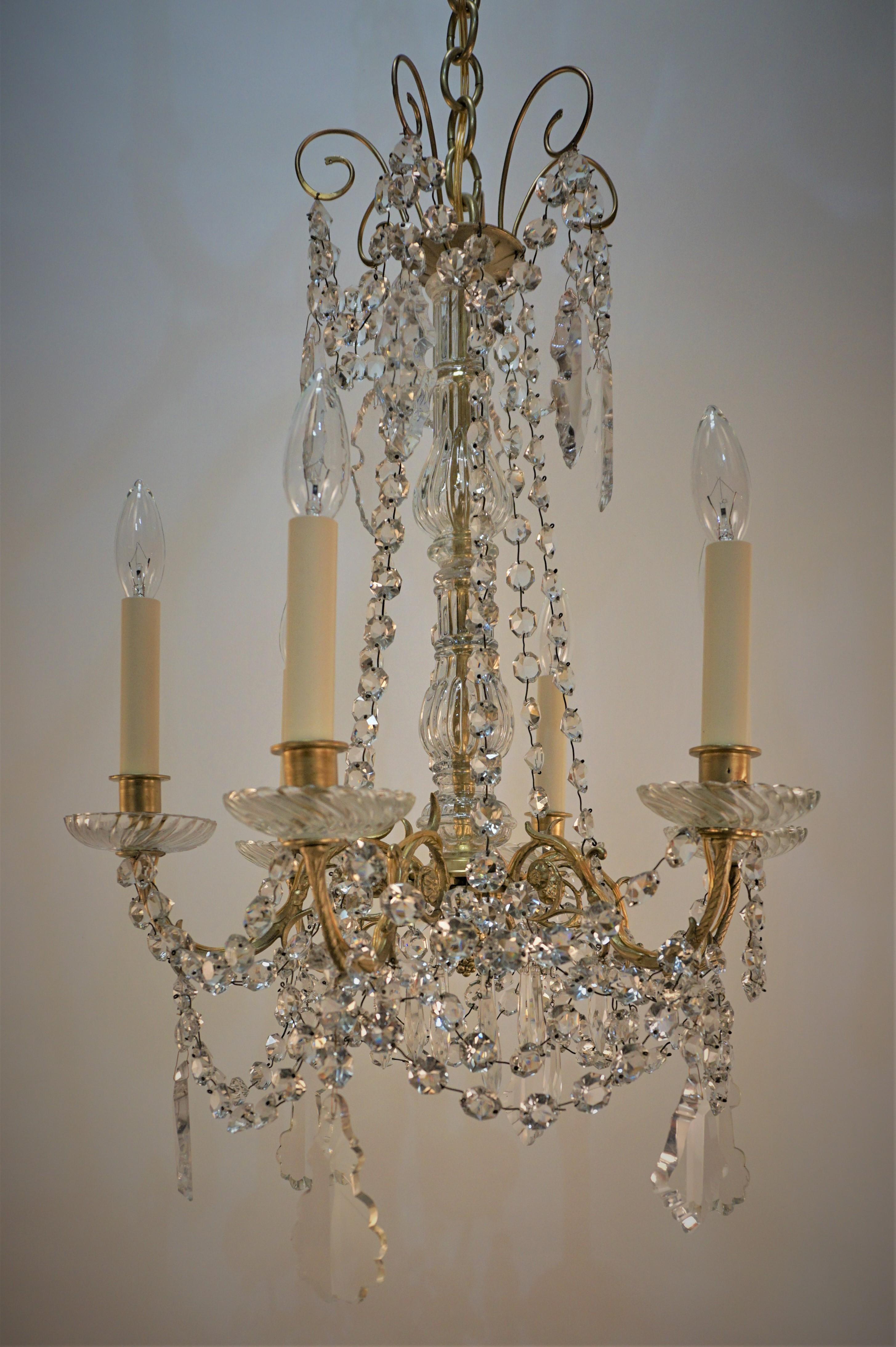 French 19th Century Crystal and Bronze Chandelier For Sale 6