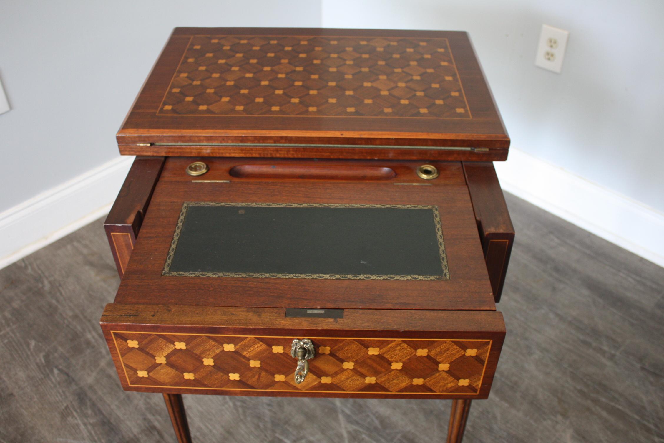 French 19th Century Desk and Game table For Sale 4