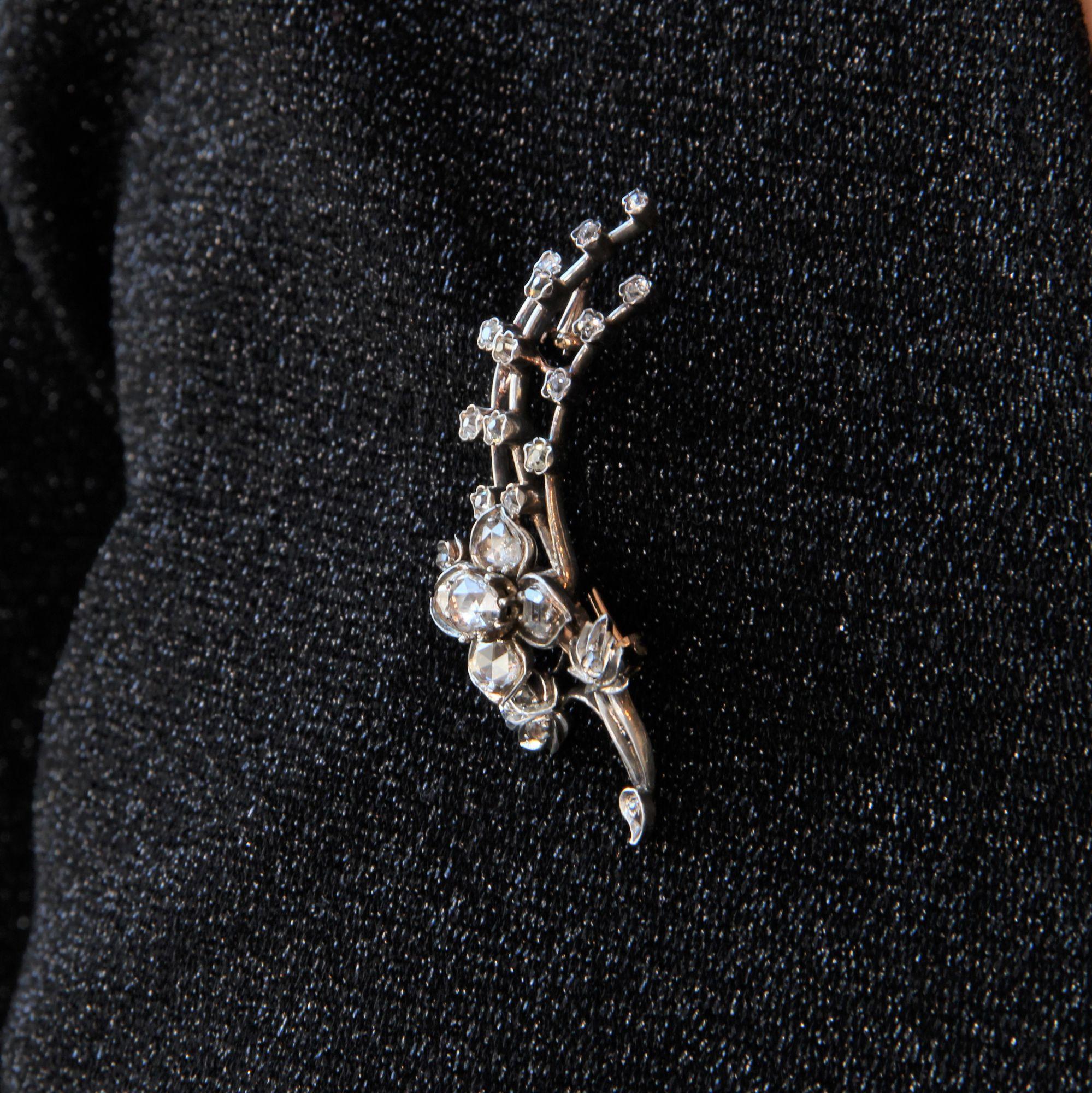 Broche de branches fleuries en or jaune 18 carats avec diamants du 19e sicle Pour femmes en vente