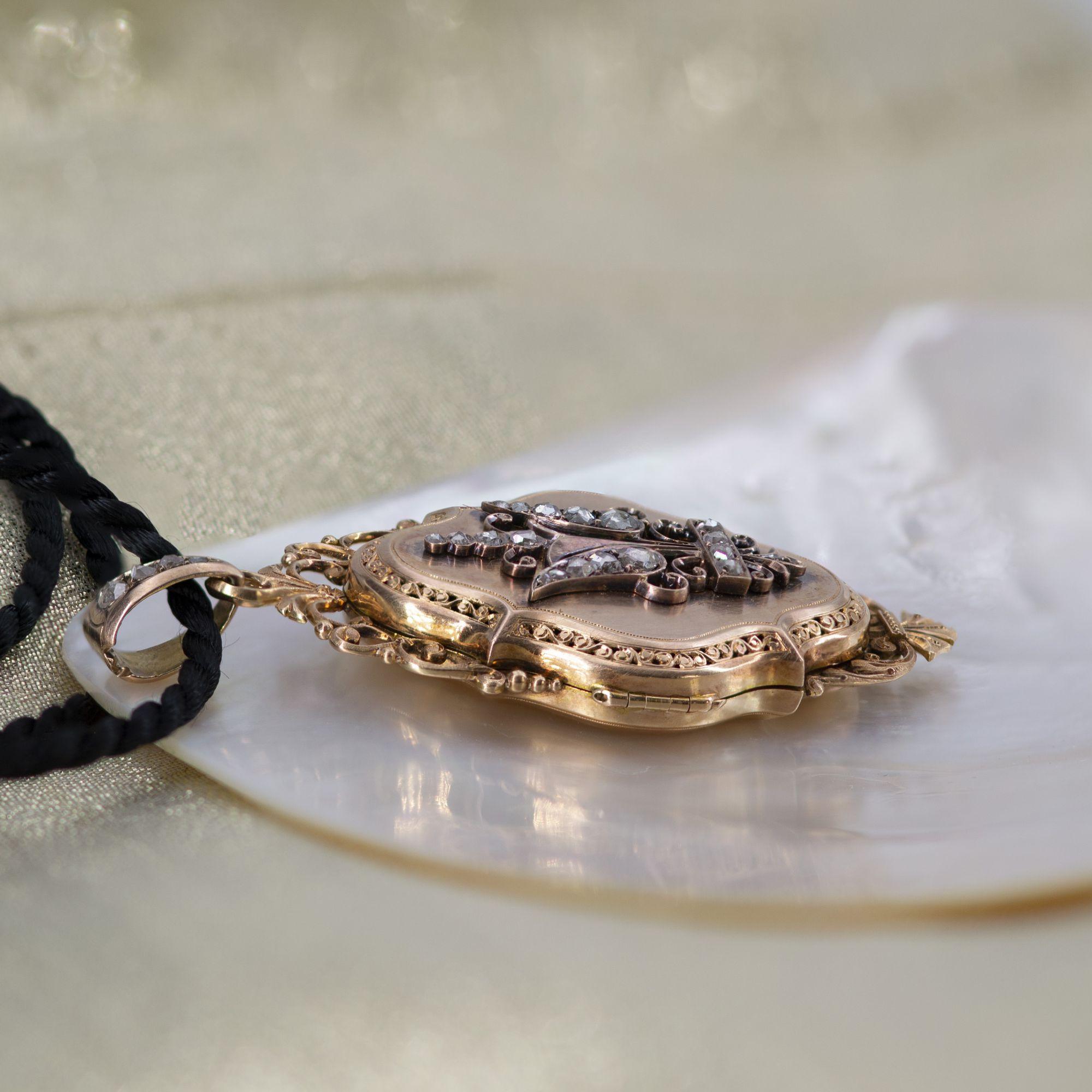 French 19th Century Diamonds 18 Karat Rose Gold Locket Pendant For Sale 9