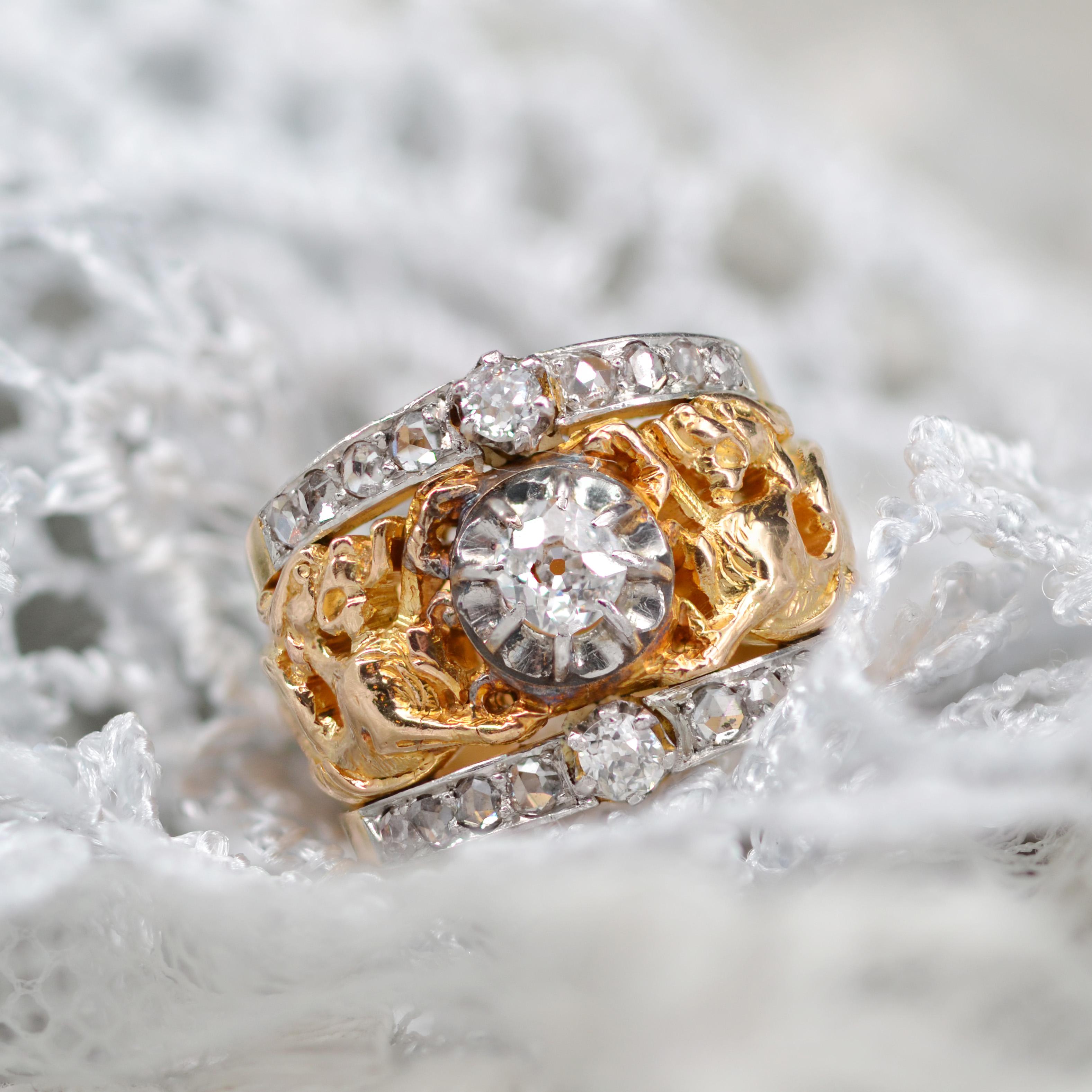 Napoléon III Bague à anneau en or jaune 18 carats, diamants du 19e siècle et chimères françaises en vente