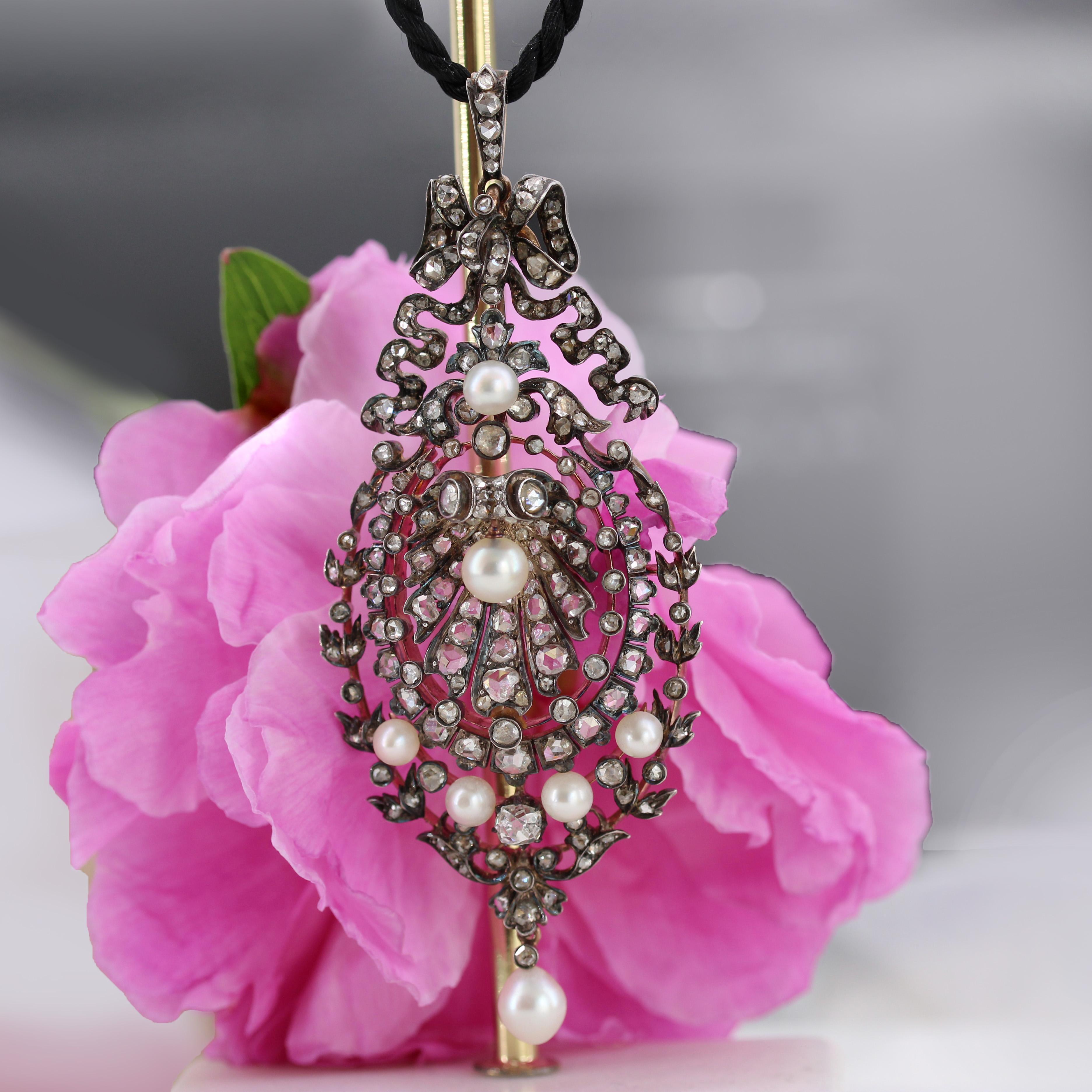 French 19th Century Diamonds and Fine Pearls Silver and 18 K Rose Gold Pendant For Sale 1