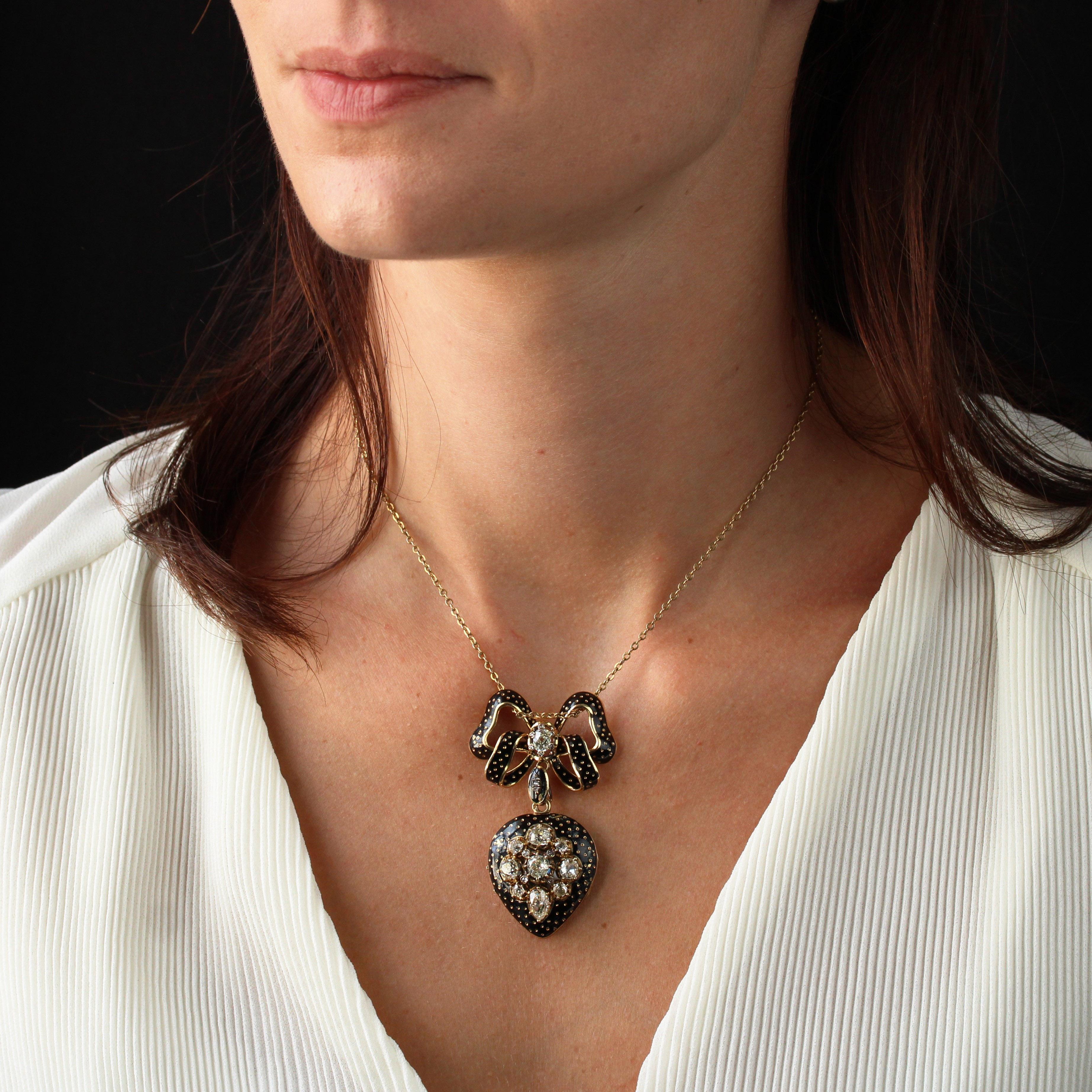 Französische Medaillon-Anhänger-Brosche aus 18 Karat Gelbgold mit Diamanten und Emaille aus dem 19. Jahrhundert im Angebot 4