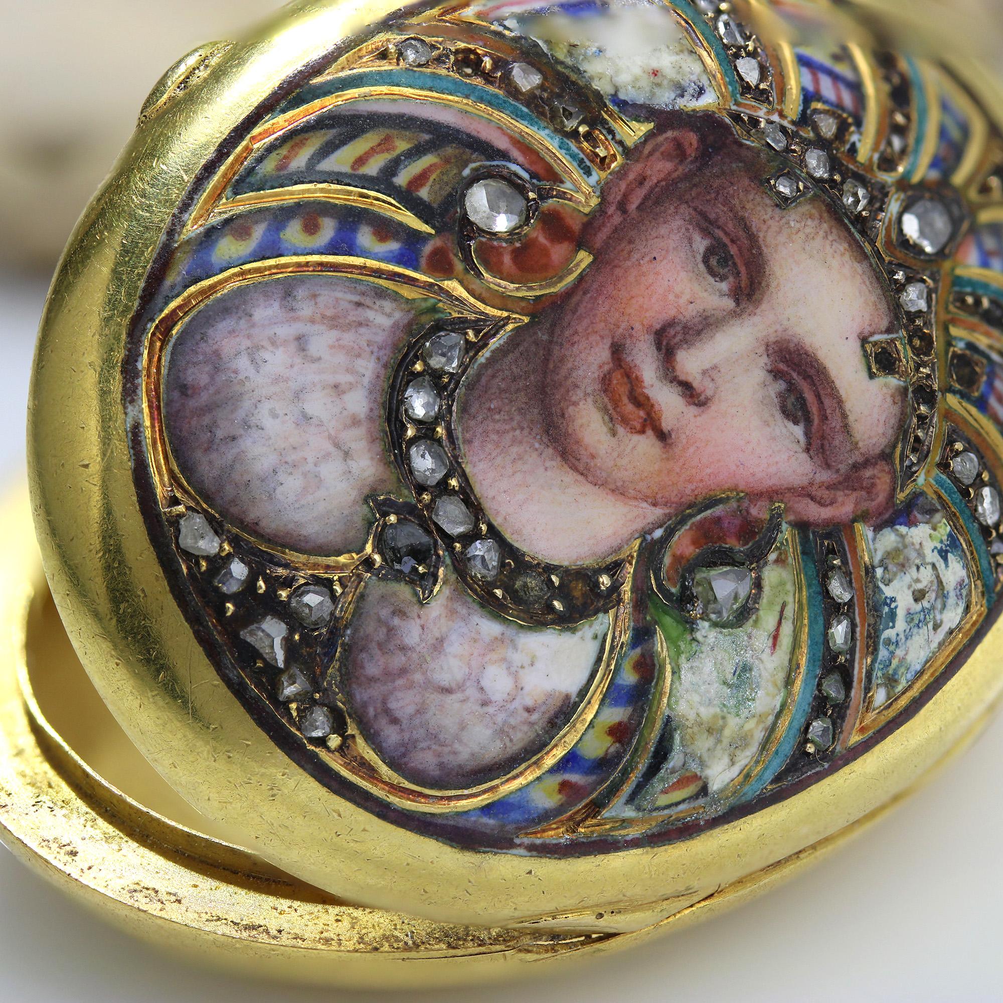 French 19th Century Diamonds Enamel 18 karat Yellow Gold Locket Pendant For Sale 2