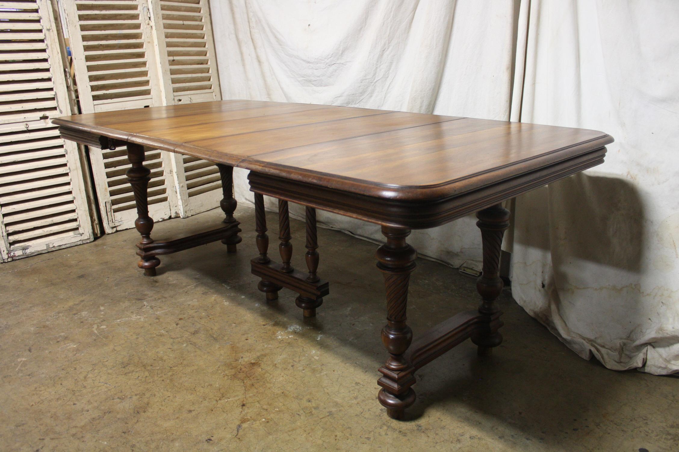 French 19th Century Dining Room Table In Good Condition For Sale In Stockbridge, GA