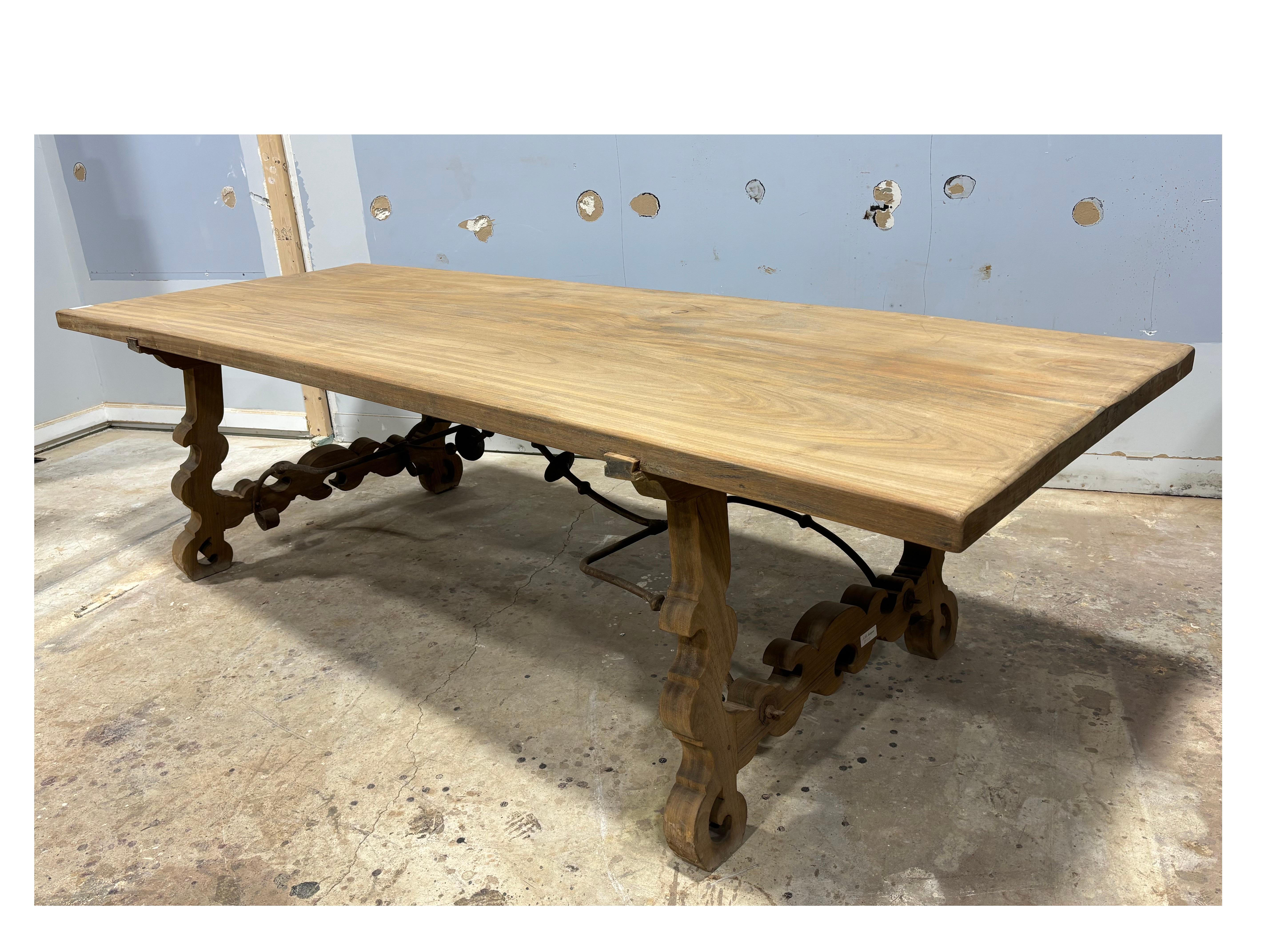 French 19th Century Dining Room Table In Good Condition In Stockbridge, GA