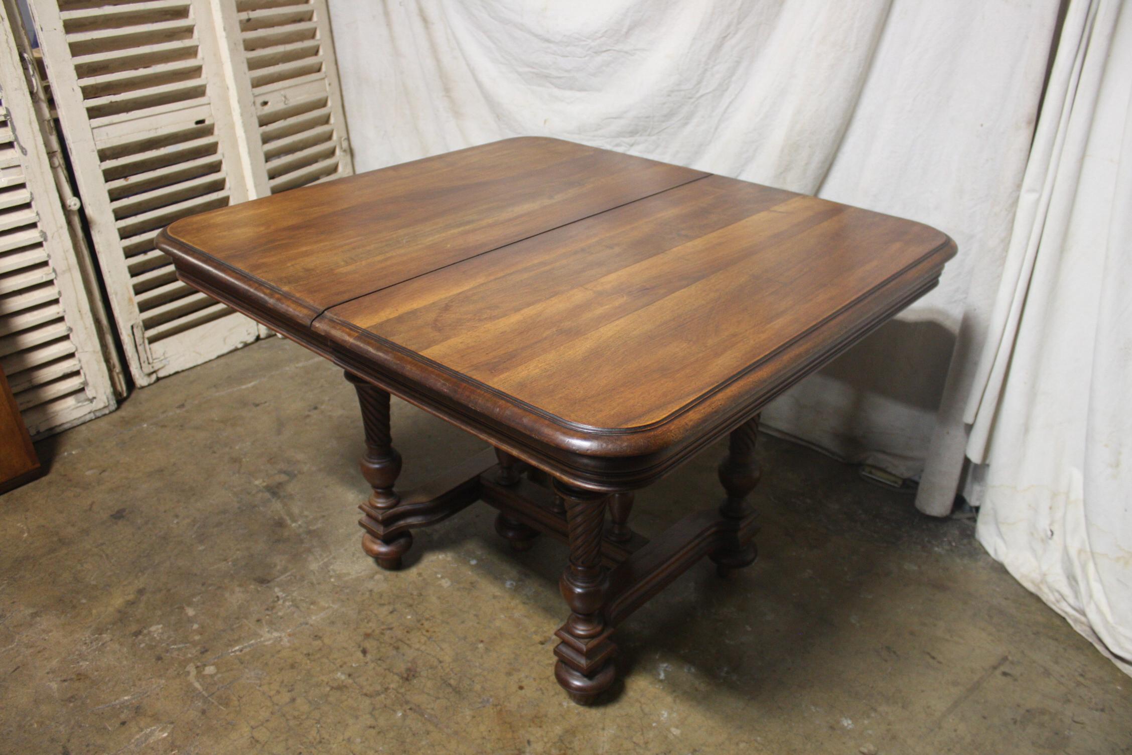 Mesa de comedor francesa del siglo XIX en venta 4