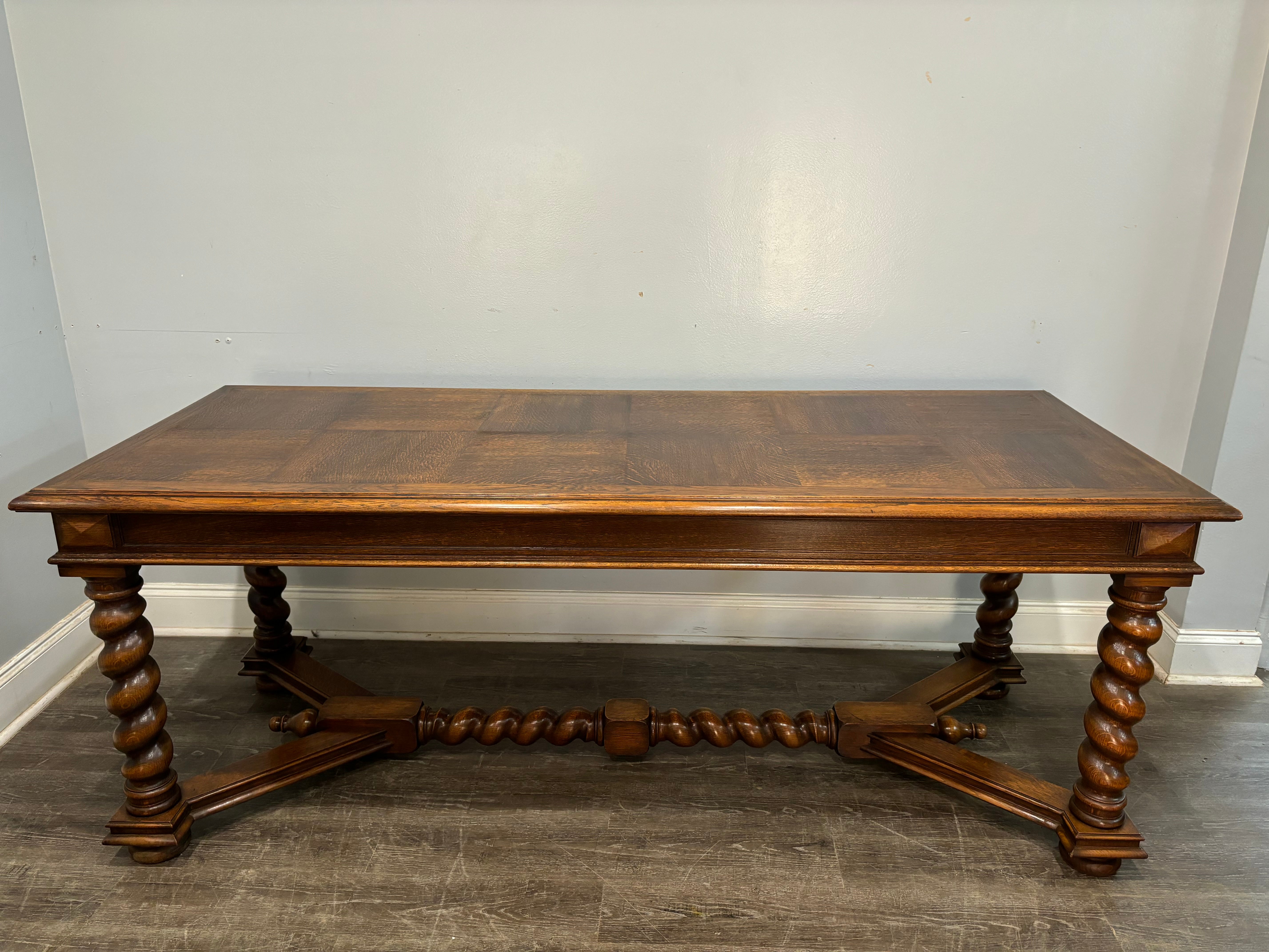 French 19th Century Dining Table In Good Condition For Sale In Stockbridge, GA
