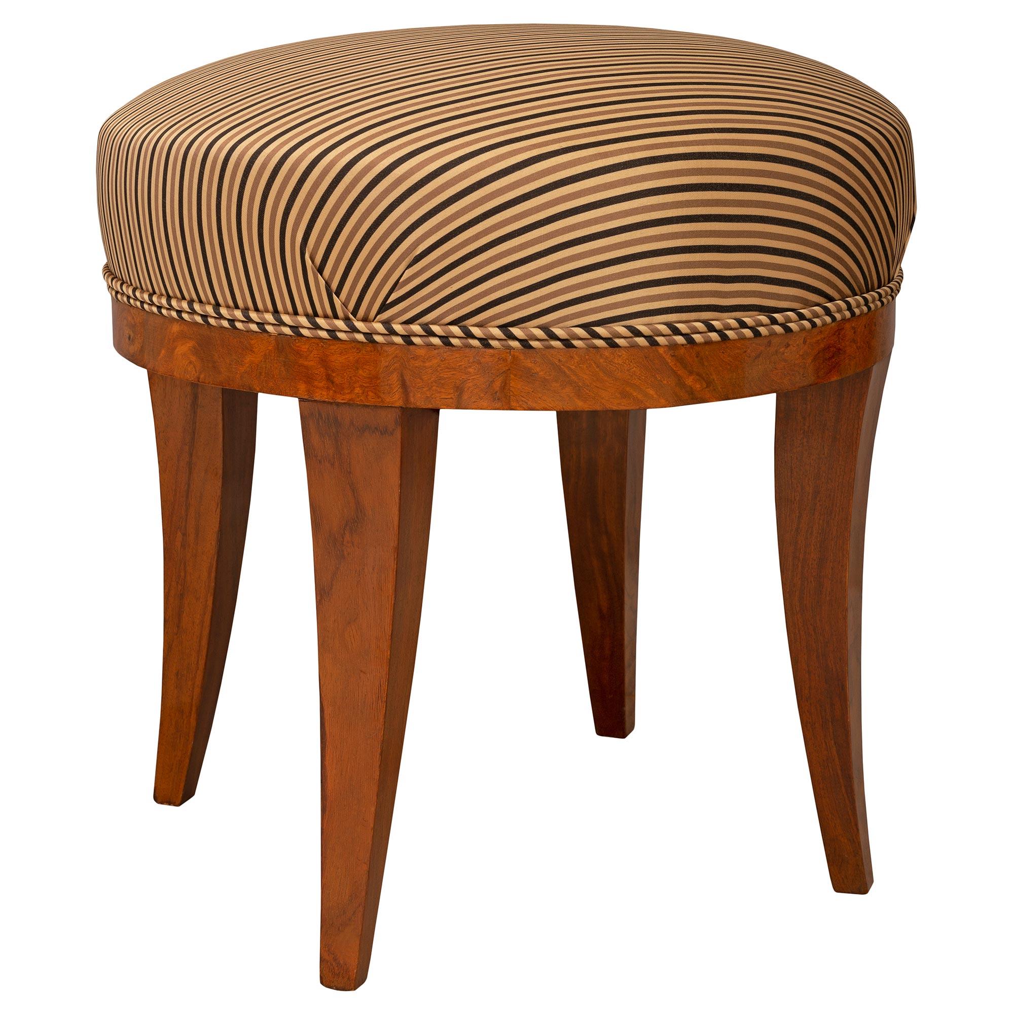 French 19th Century Directoire St. Walnut Stool In Good Condition For Sale In West Palm Beach, FL