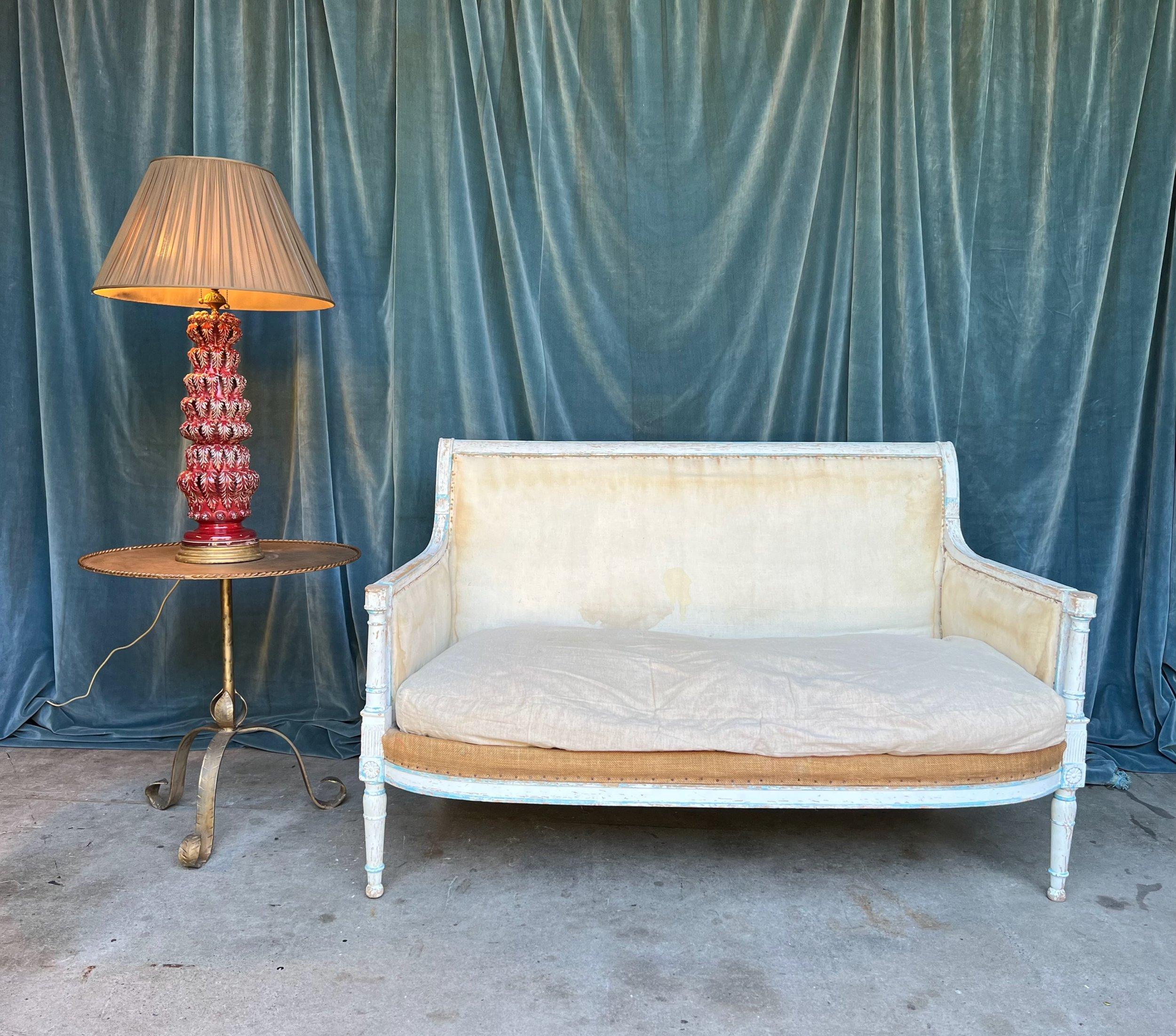 French 19th Century Directoire Style Settee In Good Condition In Buchanan, NY