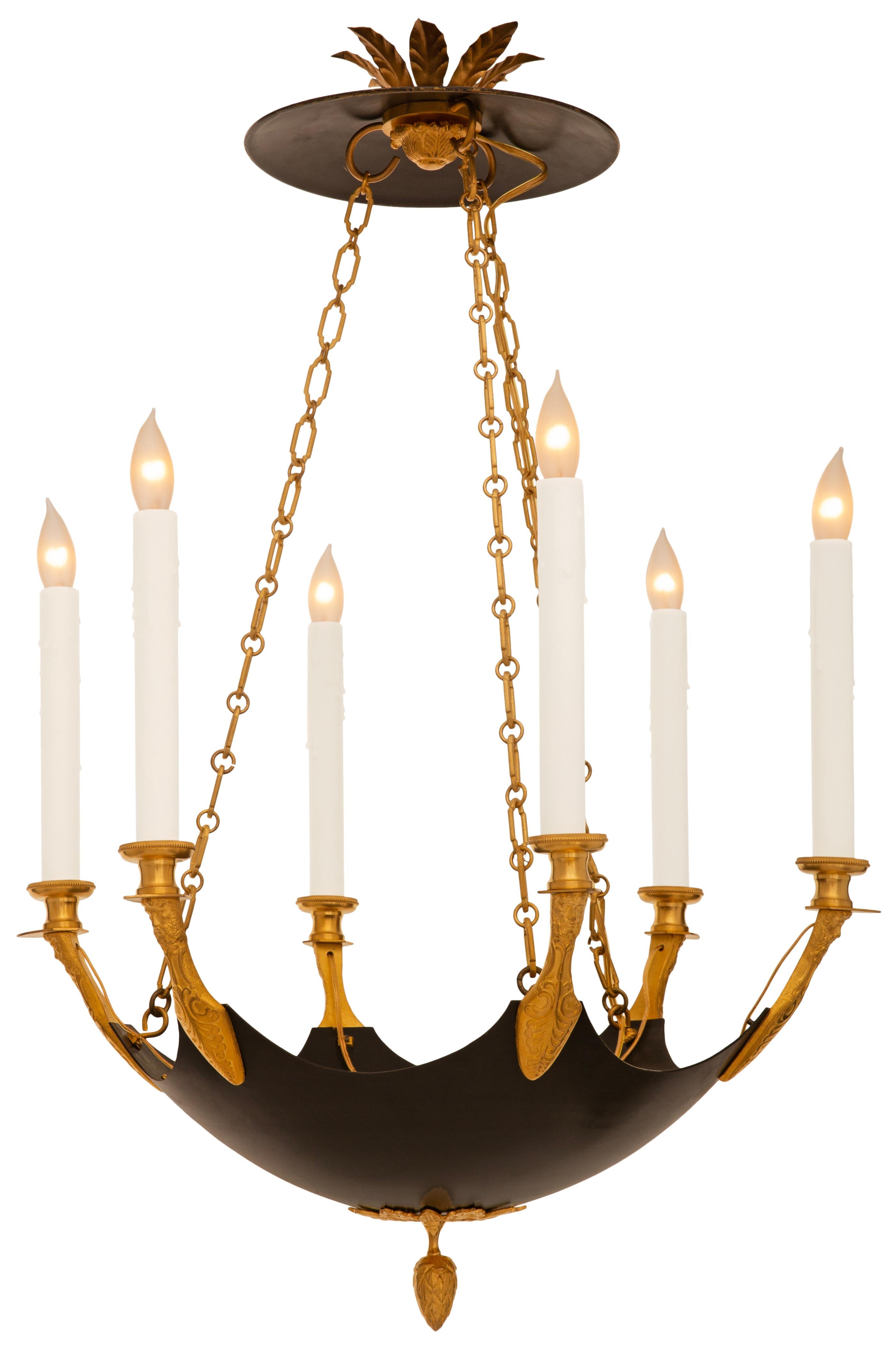 Direttorio Lampadario francese del XIX secolo in bronzo patinato e Ormolu in vendita