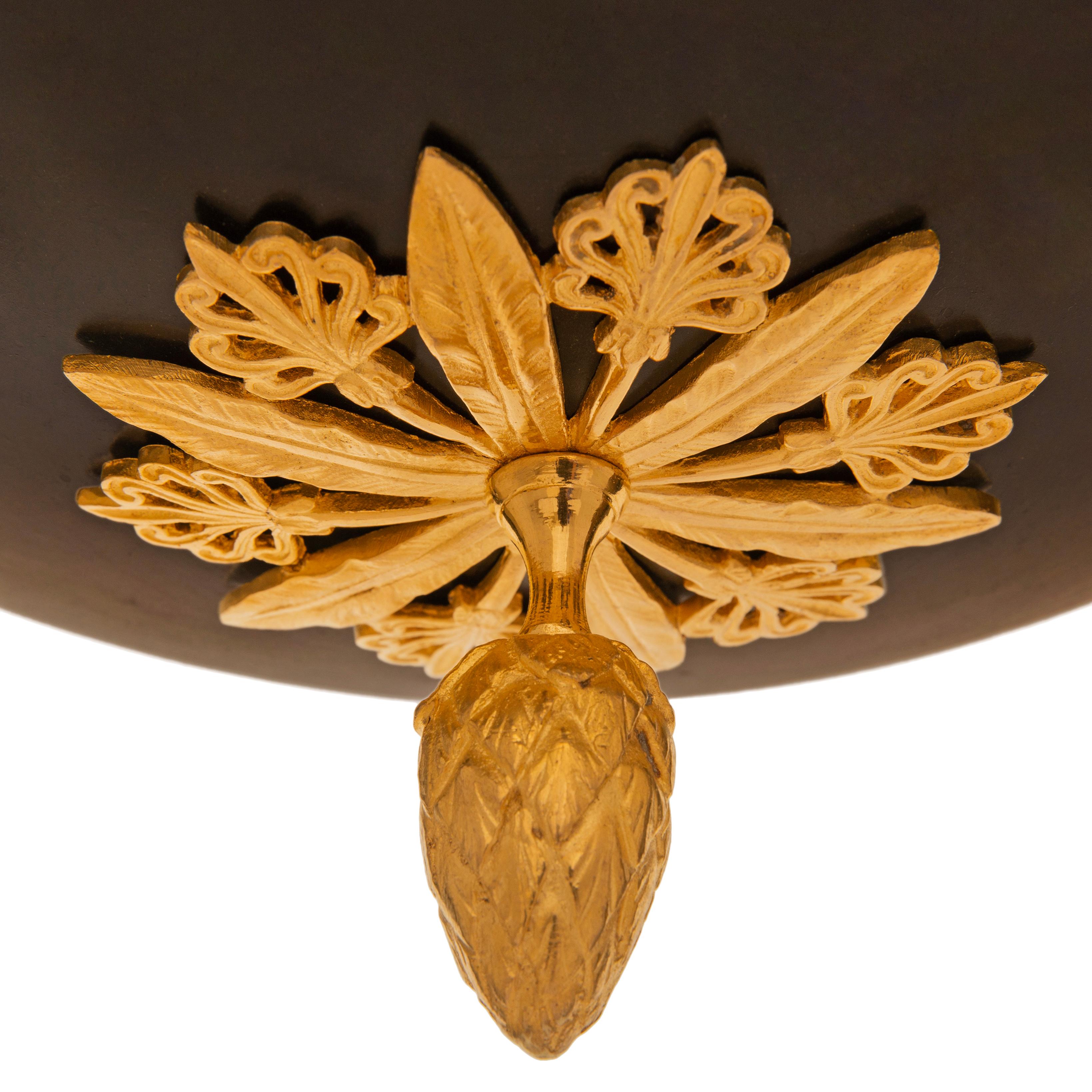 Lampadario francese del XIX secolo in bronzo patinato e Ormolu In condizioni buone in vendita a West Palm Beach, FL