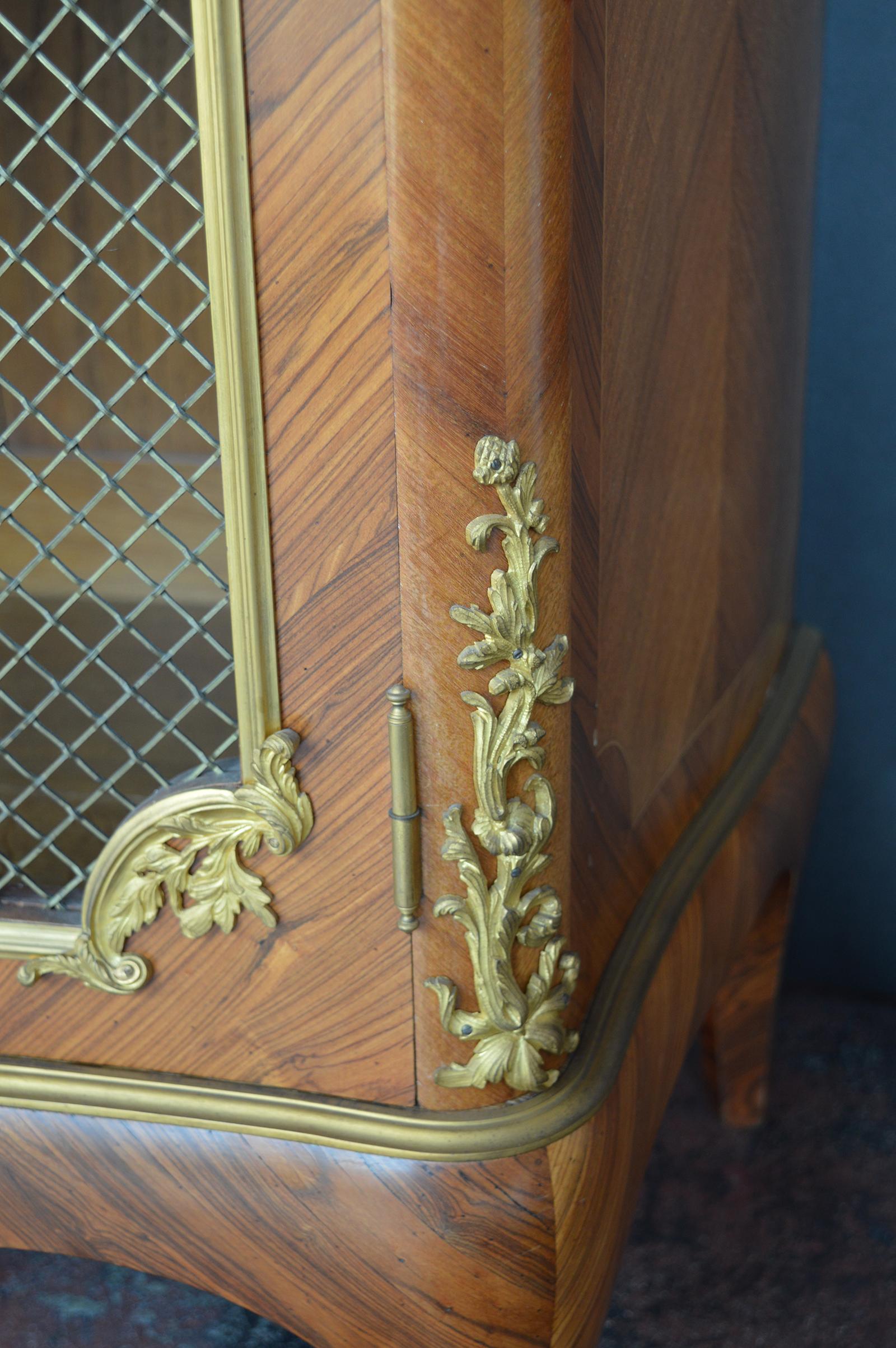 French 19th Century Doré Bronze Bookcase by F. Linke In Excellent Condition For Sale In Los Angeles, CA