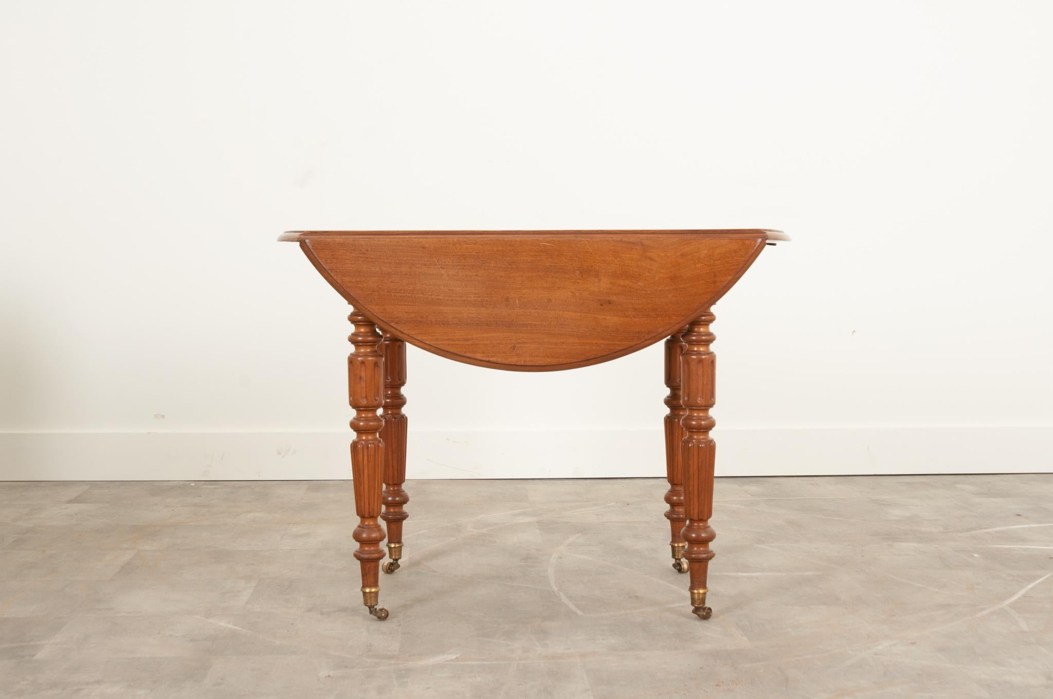 French, 19th Century, Drop-Leaf Extending Table In Good Condition In Baton Rouge, LA