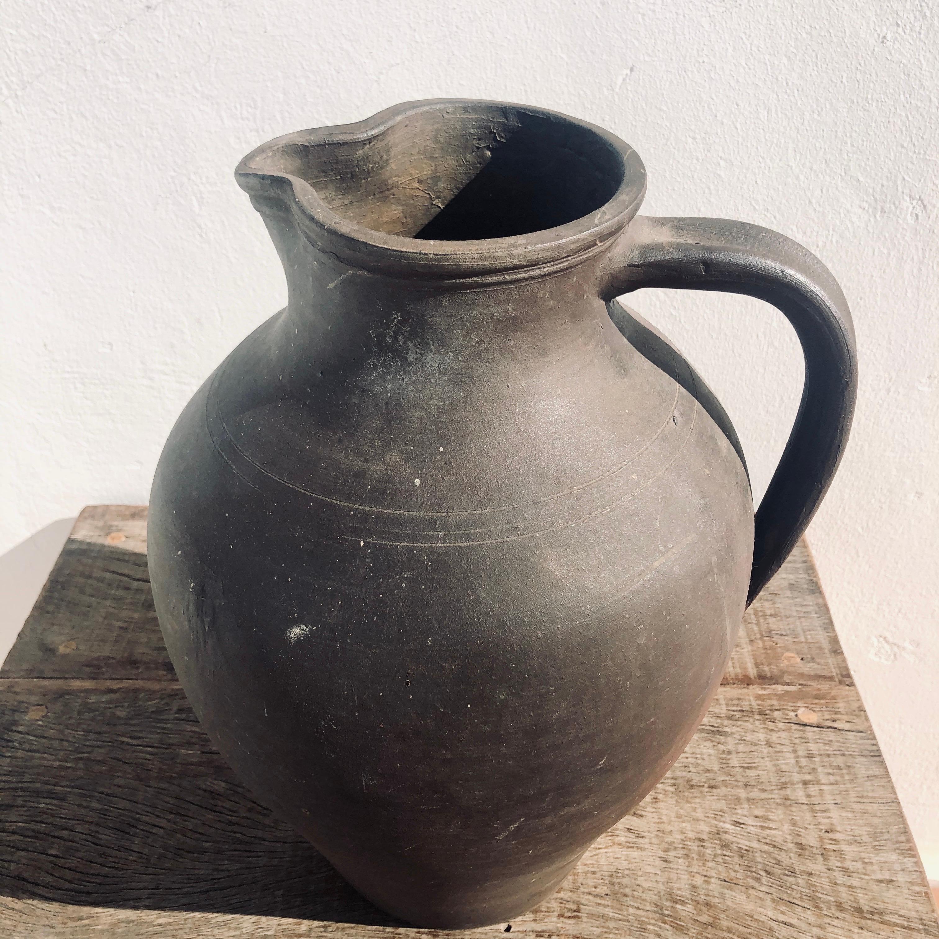Gorgeous French 19th ceramic decorative pottery, used to storage liquids as oil or wine. It is in great original condition, it is believed to be from the Mid-1800s, it shows signs of its age and use, it's got few chips and perfect old patina marks