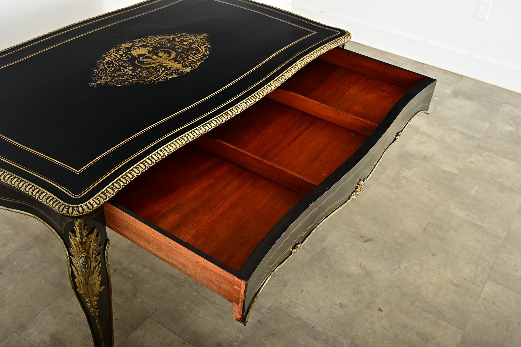 Escritorio francés del siglo XIX estilo Luis XV ebonizado en venta 1