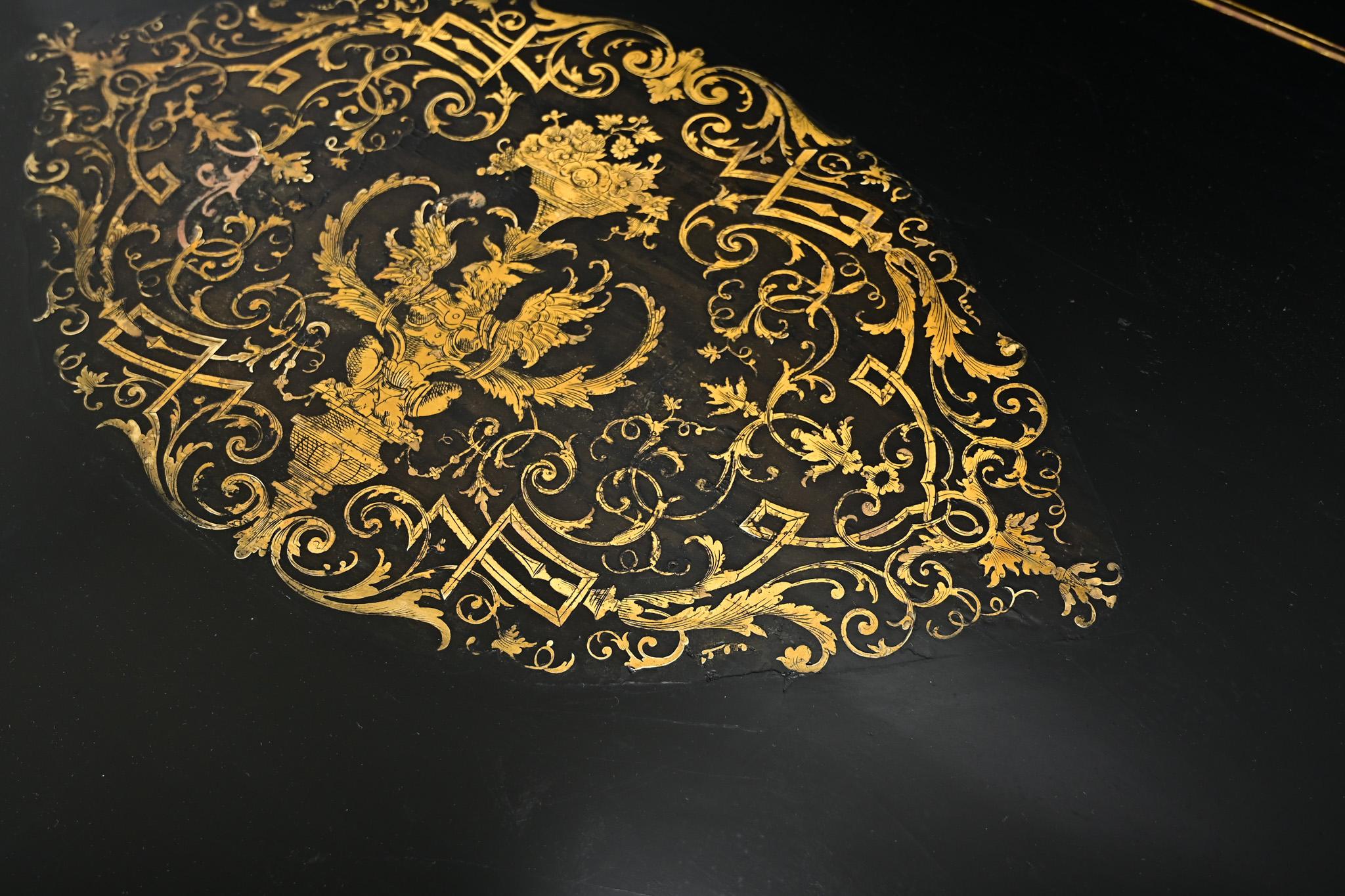 Escritorio francés del siglo XIX estilo Luis XV ebonizado en venta 3