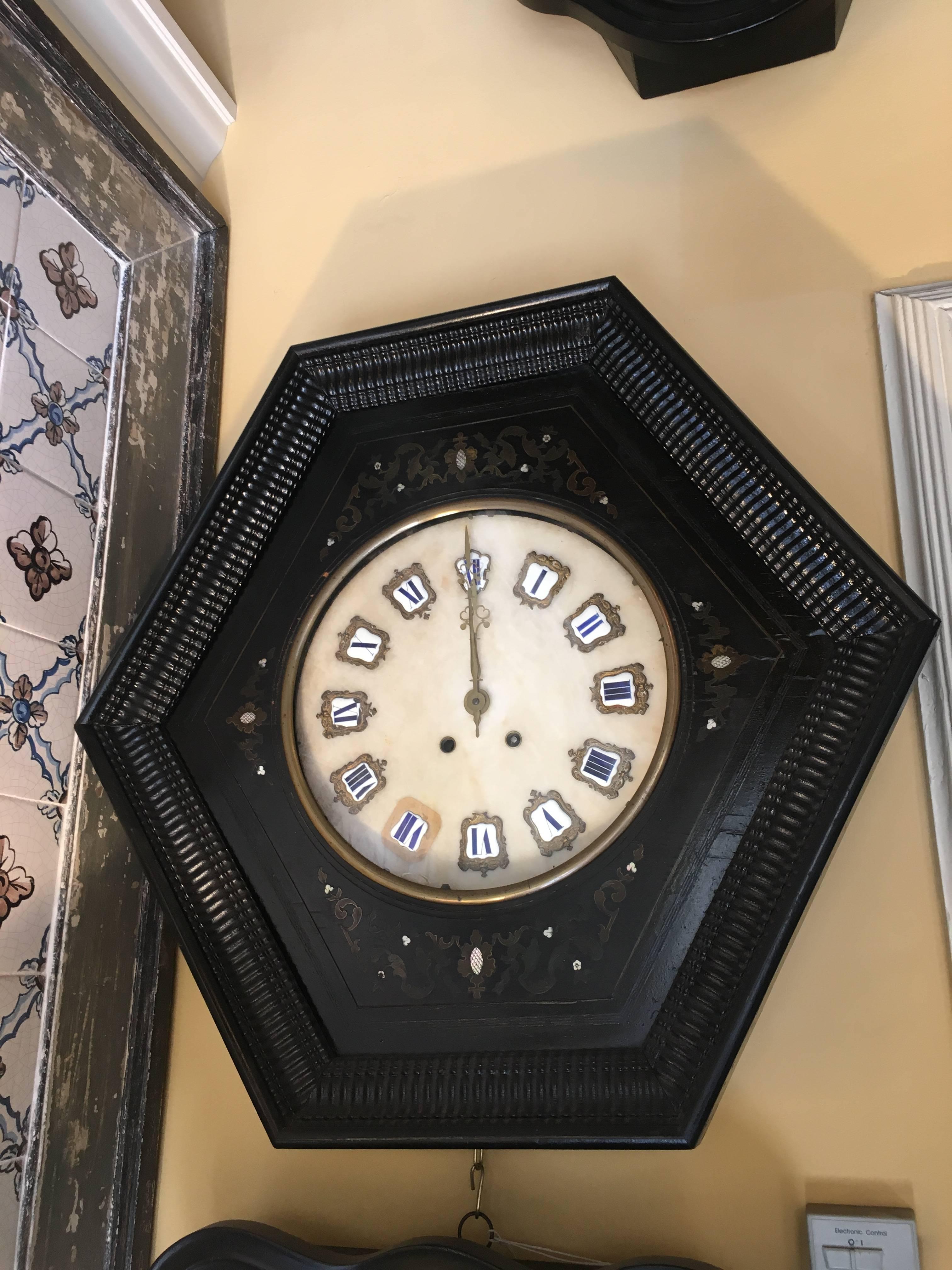 French 19th Century Ebonized Wall Clock with Guilloche Frame and Marble Quarter In Good Condition For Sale In Florence, IT