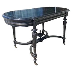 Mesa de entrada Napoleón III de nogal ebonizado francés del siglo XIX con incrustaciones de latón