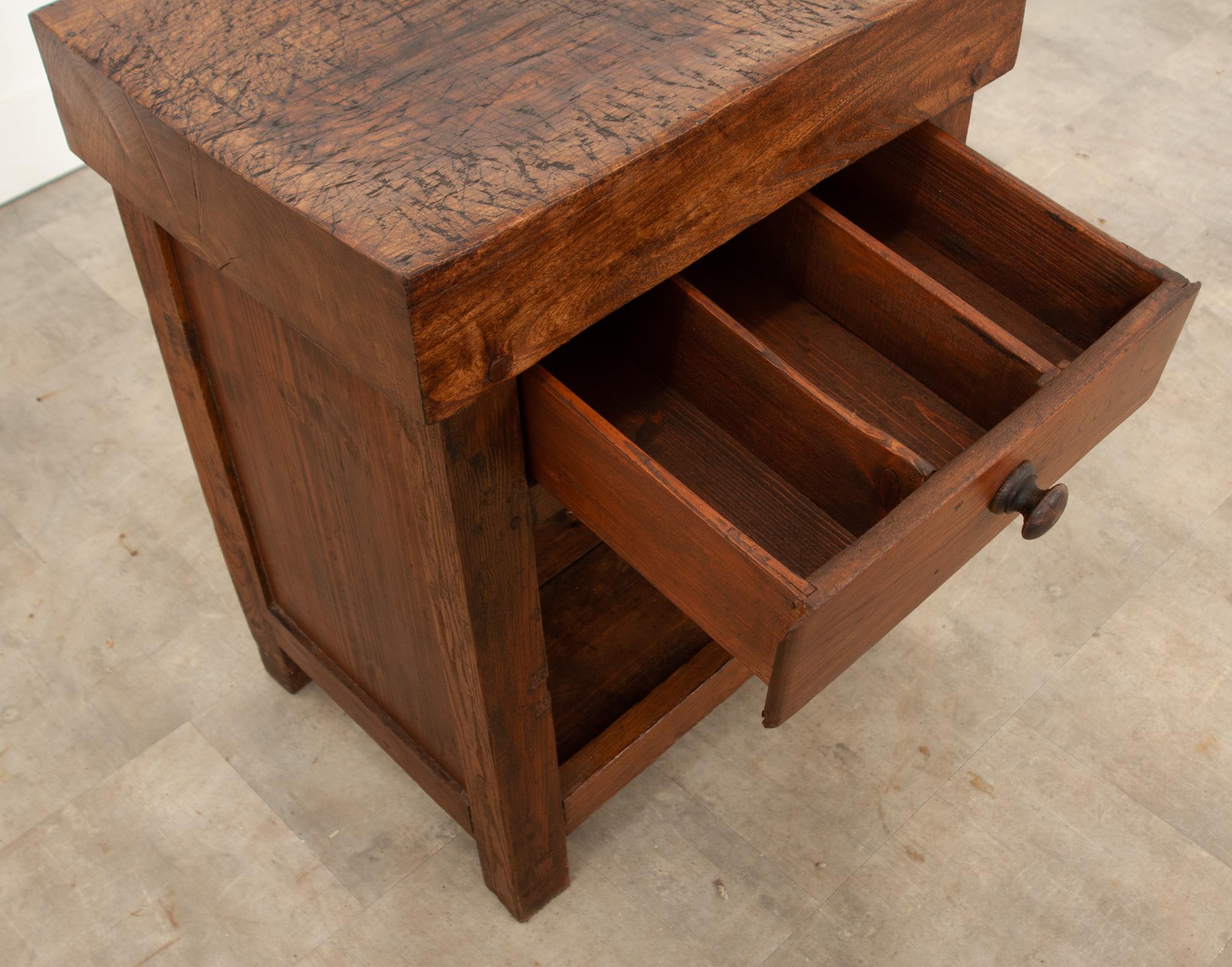 French 19th Century Elm Chopping Block Cabinet In Good Condition For Sale In Baton Rouge, LA