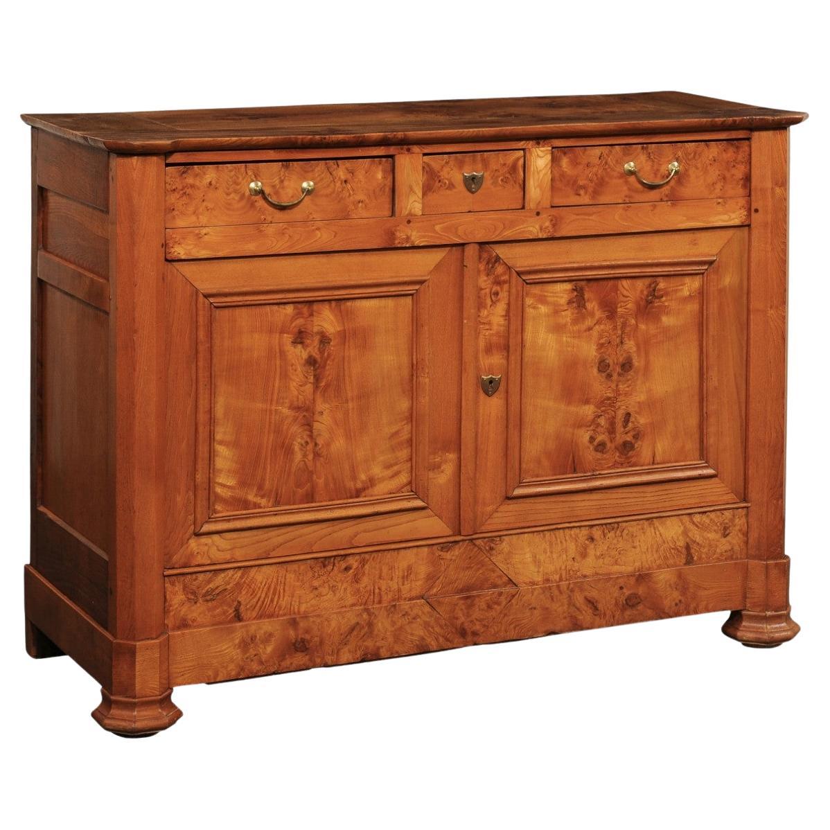 French 19th Century Elm Wood Console Cabinet w/Burl Wood Accents en venta