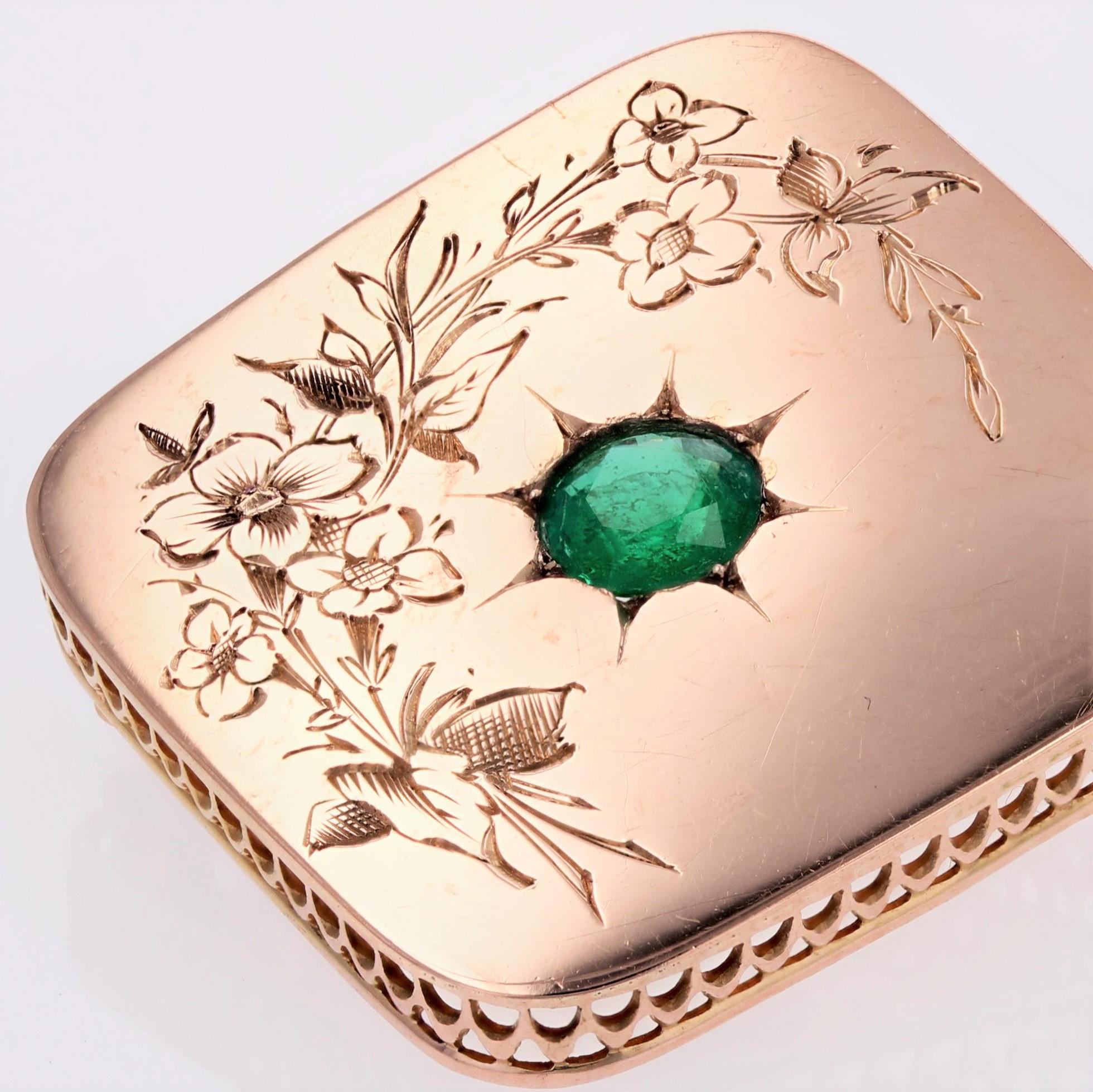 Round Cut French 19th Century Emerald 18 Karat Rose Gold Brooch For Sale