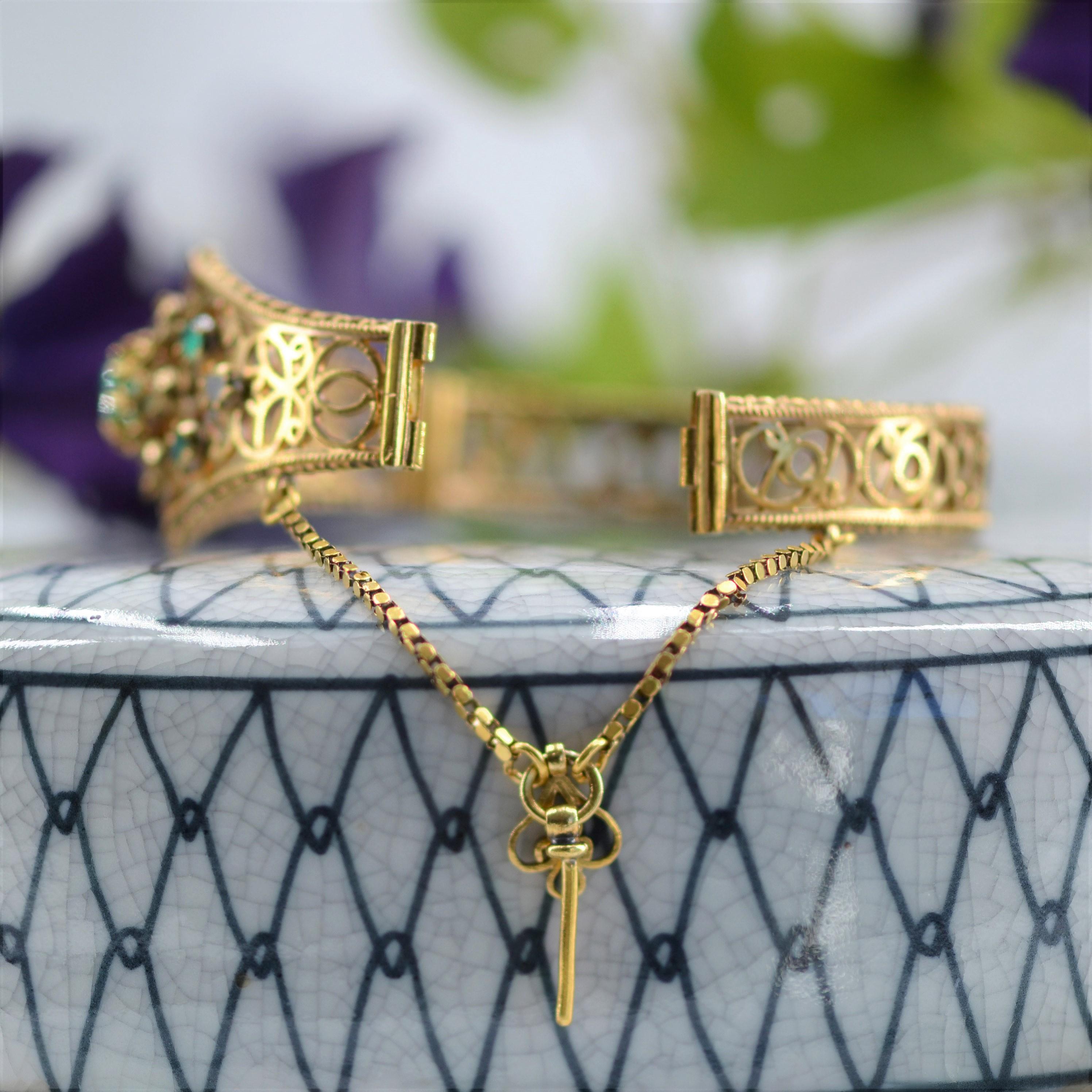 French, 19th Century, Emerald Diamond 18 K Yellow Gold Openwork Bangle Bracelet 3