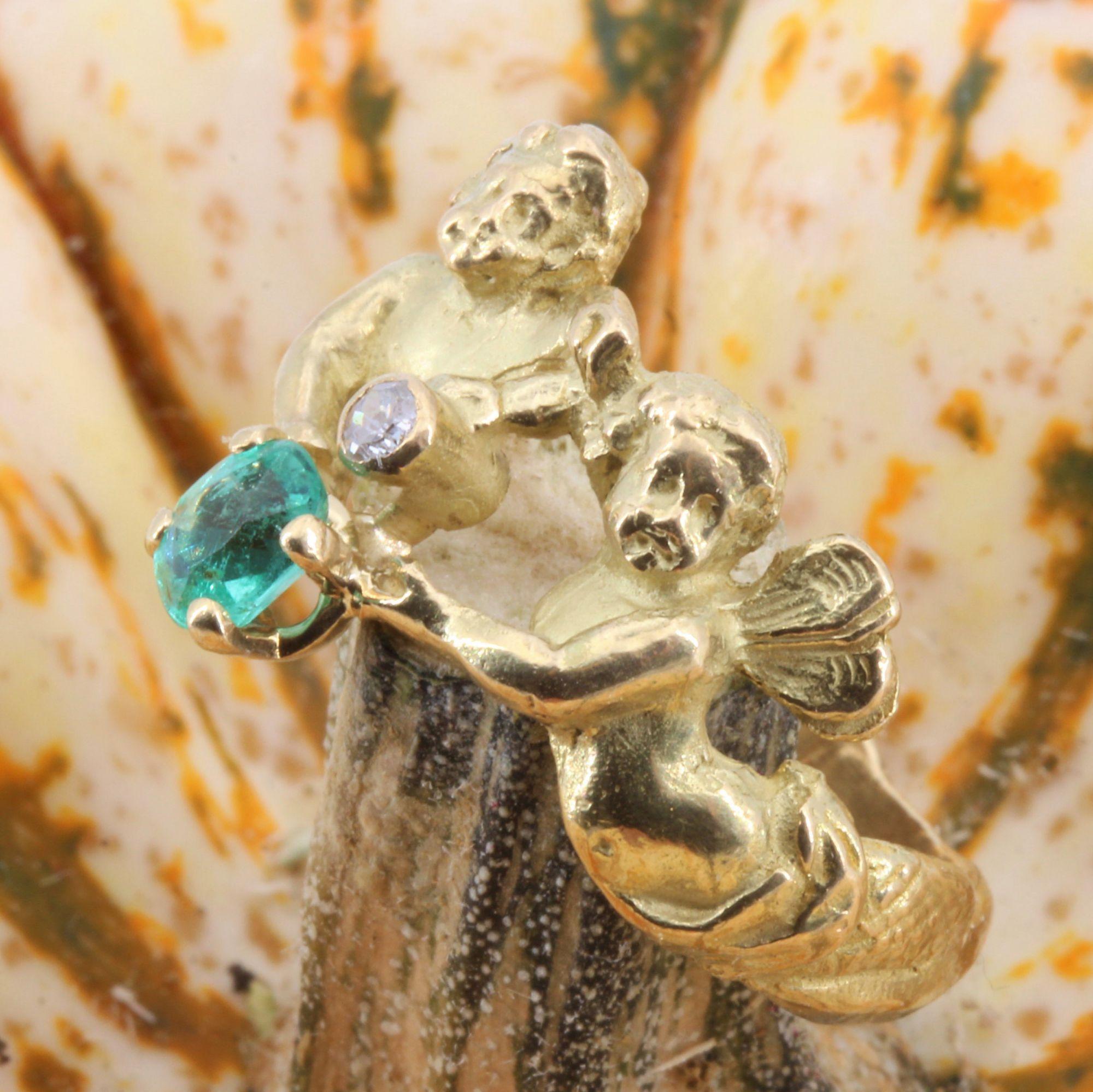 French 19th Century Emerald Diamond 18 Karat Yellow Gold Cherubs Ring 6