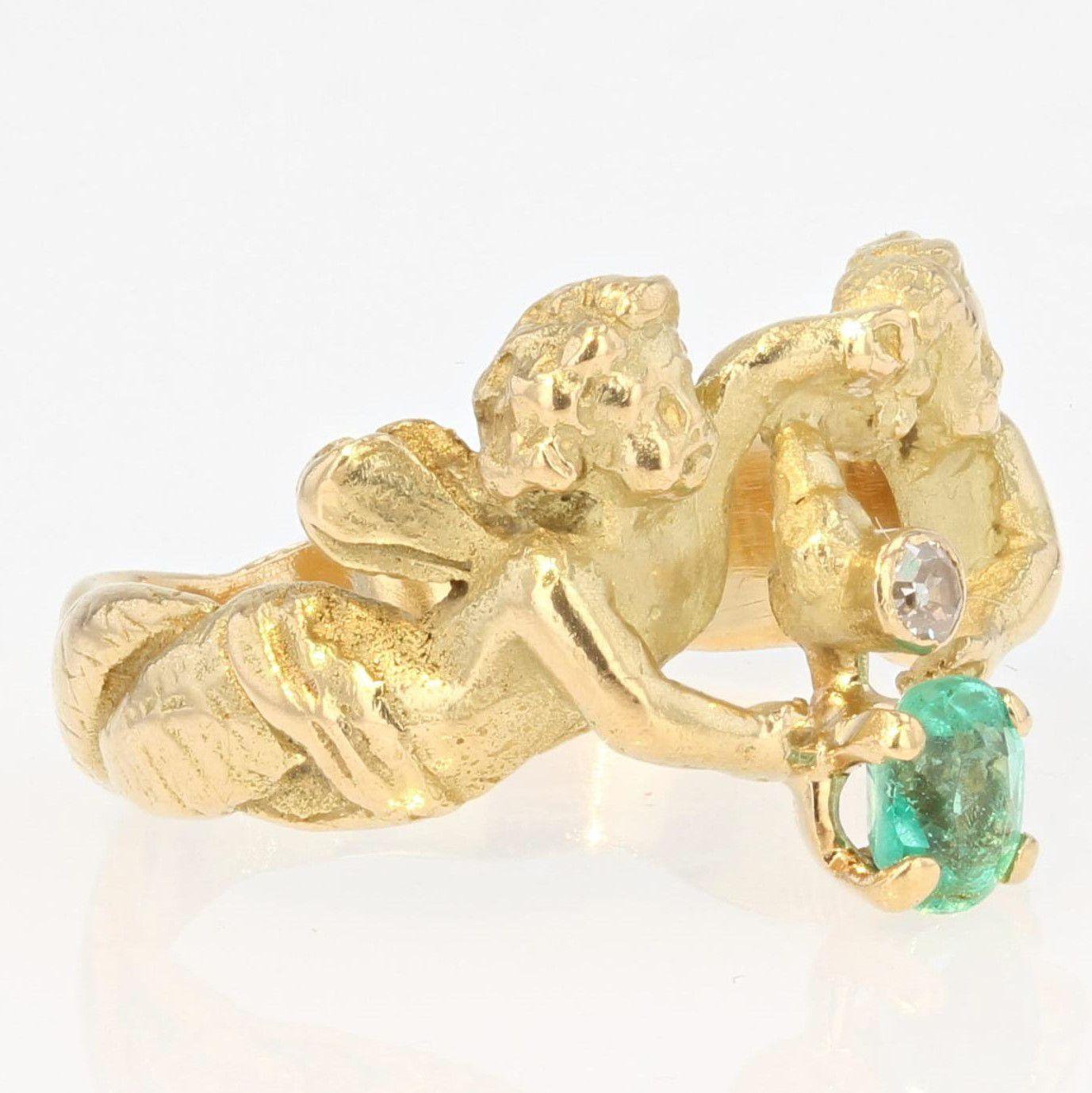 French 19th Century Emerald Diamond 18 Karat Yellow Gold Cherubs Ring 2