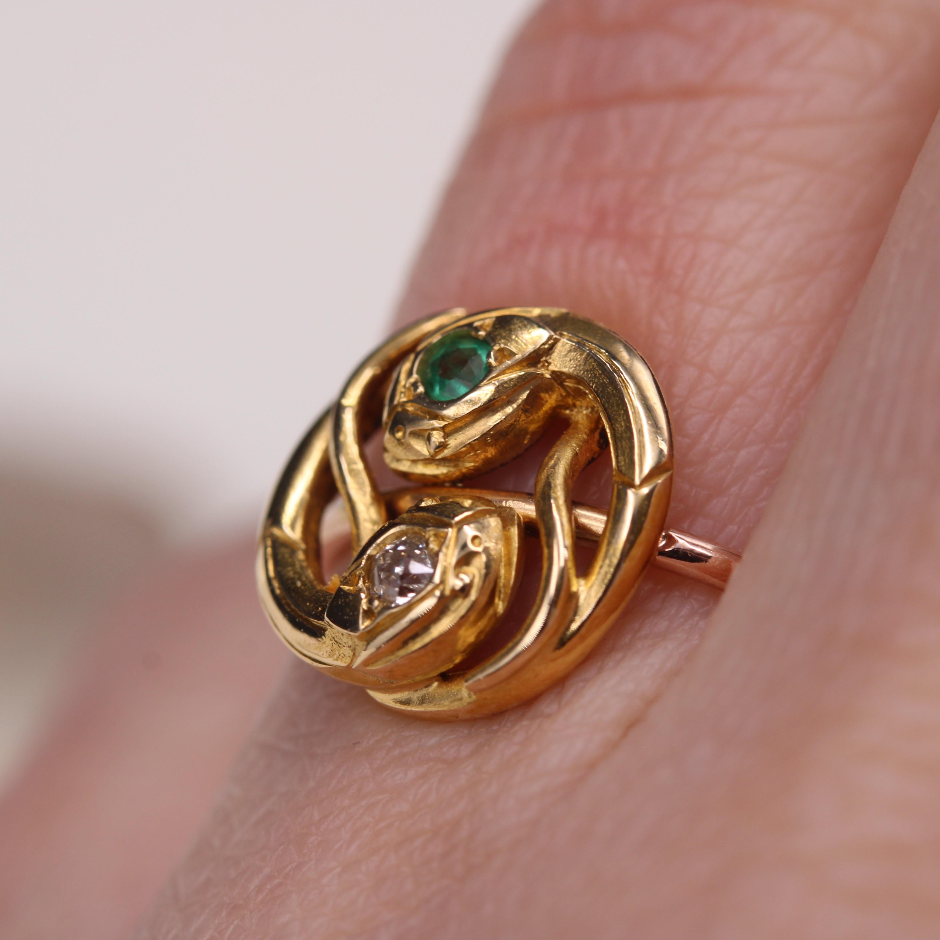 French 19th Century Emerald Diamond 18 Karat Yellow Rose Gold Snake Ring For Sale 5