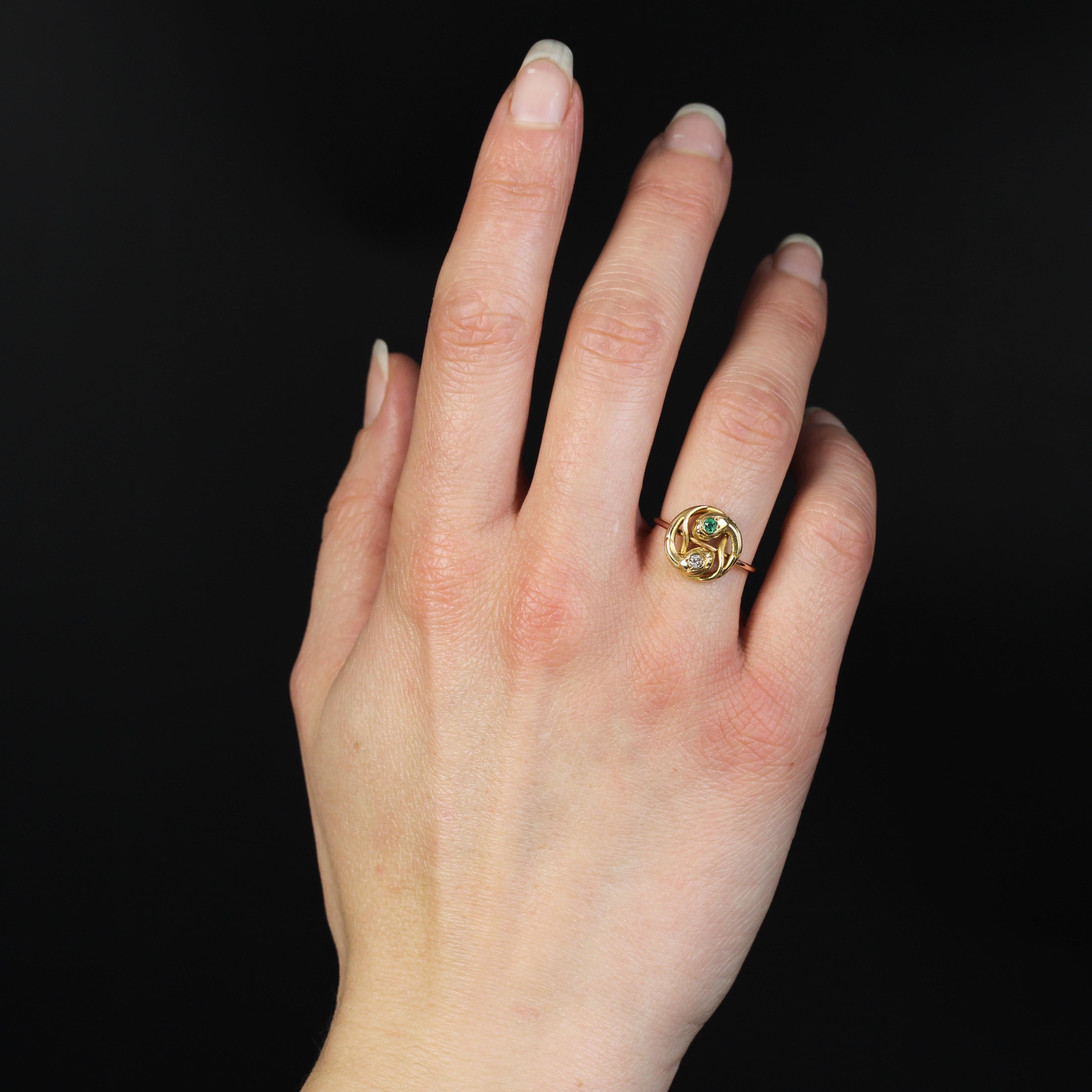 Round Cut French 19th Century Emerald Diamond 18 Karat Yellow Rose Gold Snake Ring For Sale