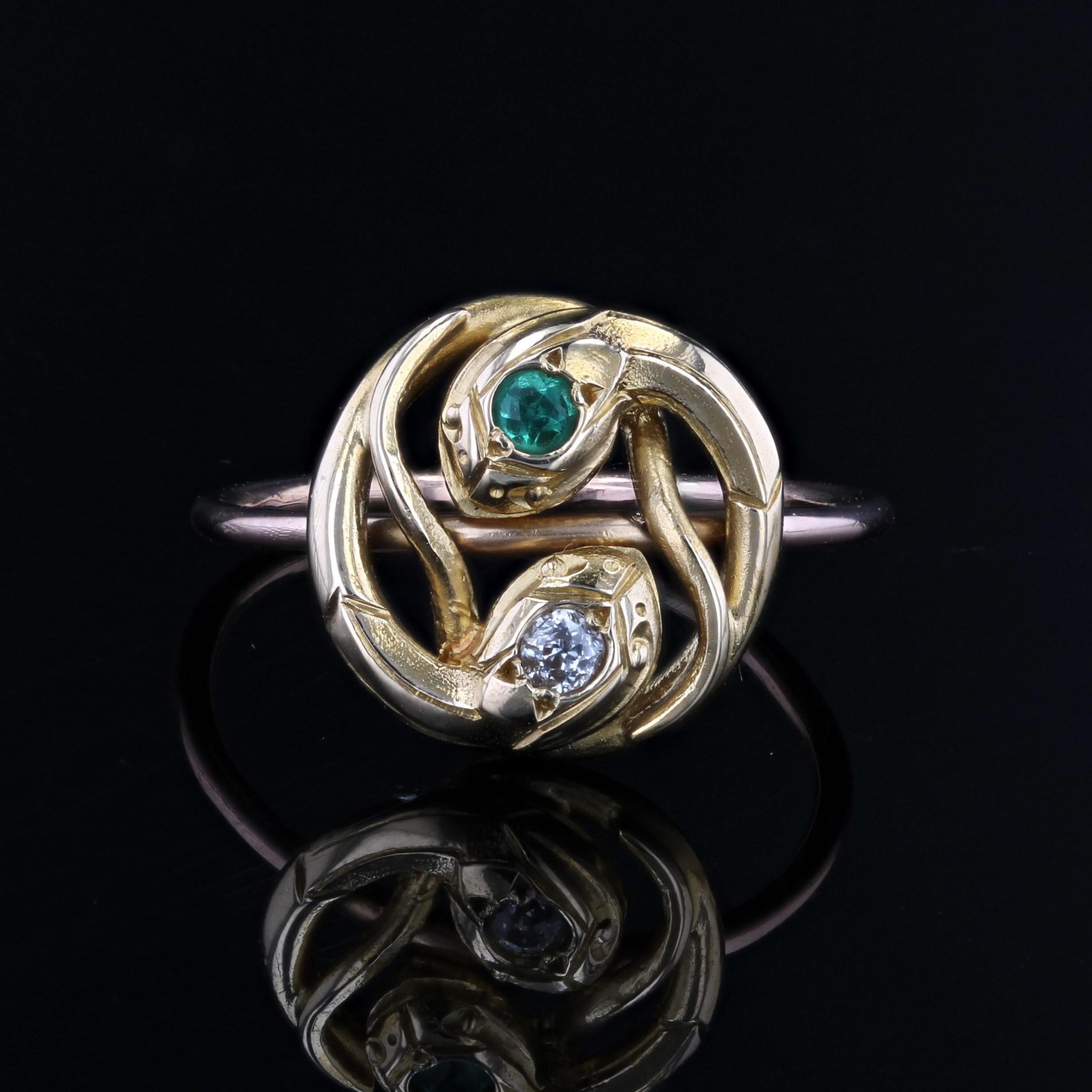 French 19th Century Emerald Diamond 18 Karat Yellow Rose Gold Snake Ring In Good Condition For Sale In Poitiers, FR