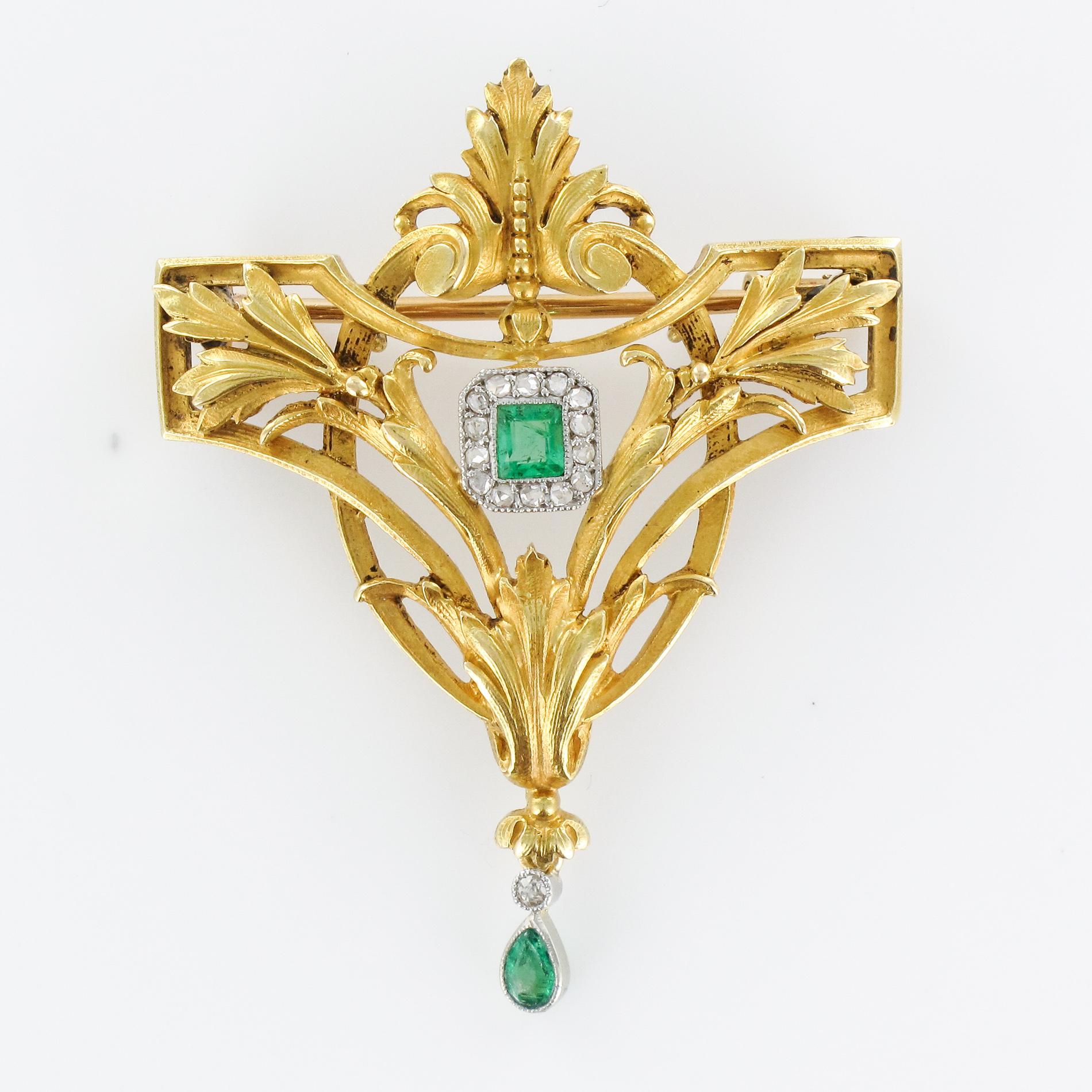 French 19th Century Emerald Diamond 18 Karat Yellow Gold Pendant Brooch 5