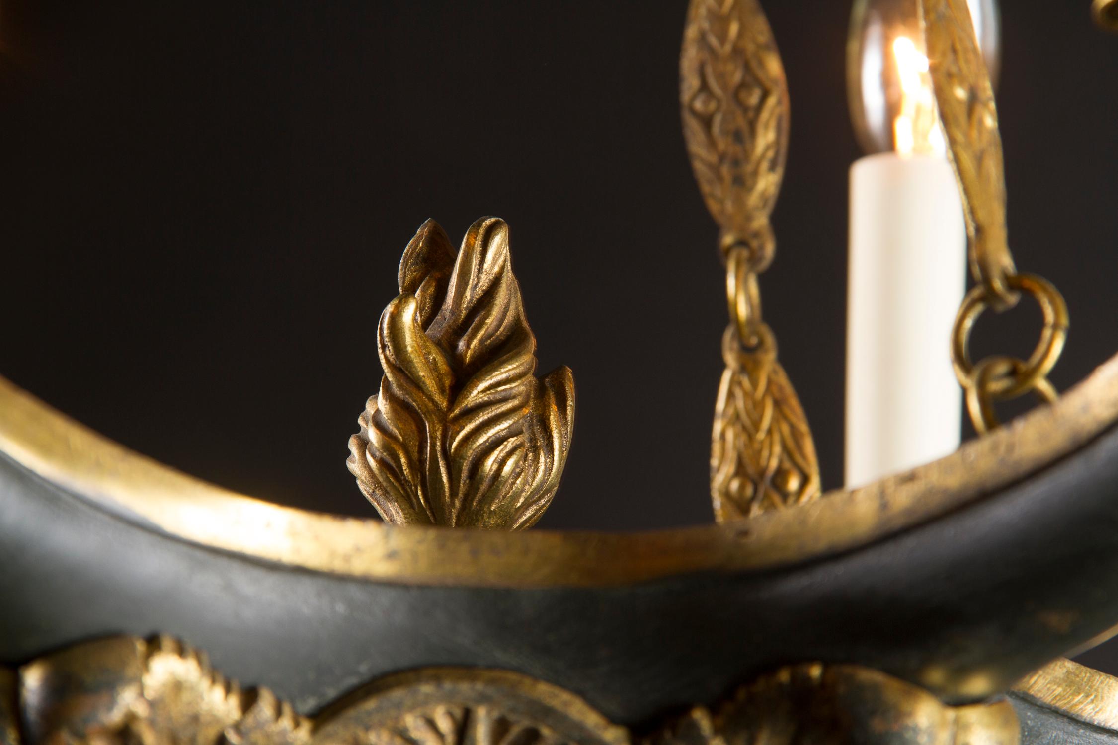 Lustre Empire français du 19ème siècle avec torche et chaîne décorative Bon état - En vente à New Orleans, LA