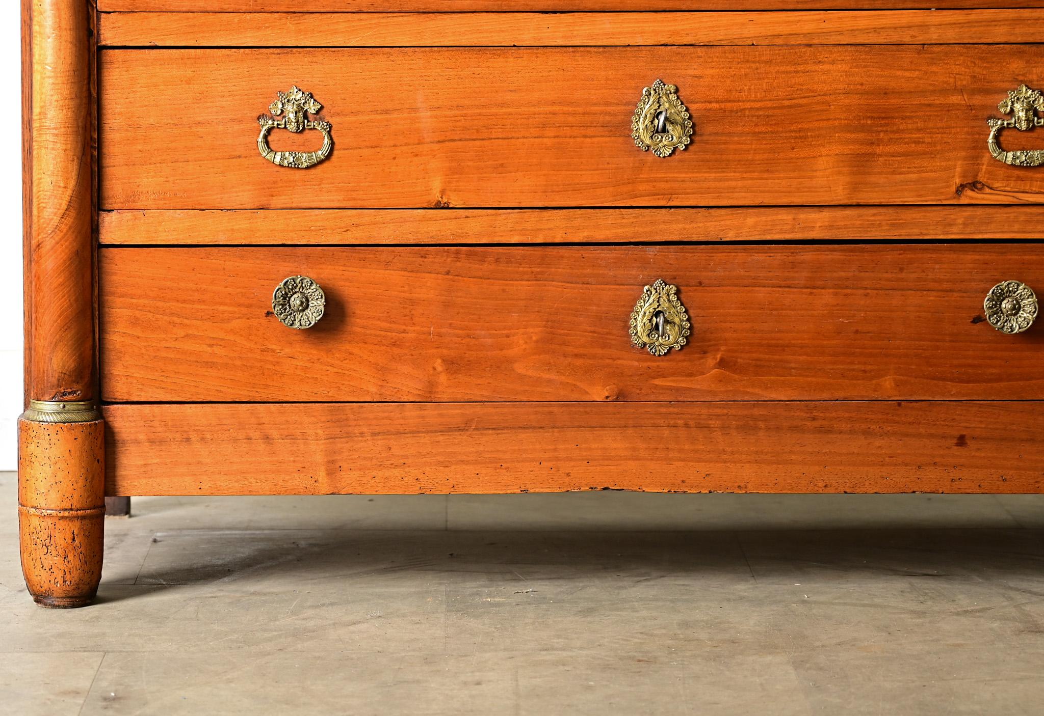 Intagliato Commode Impero francese del XIX secolo in vendita