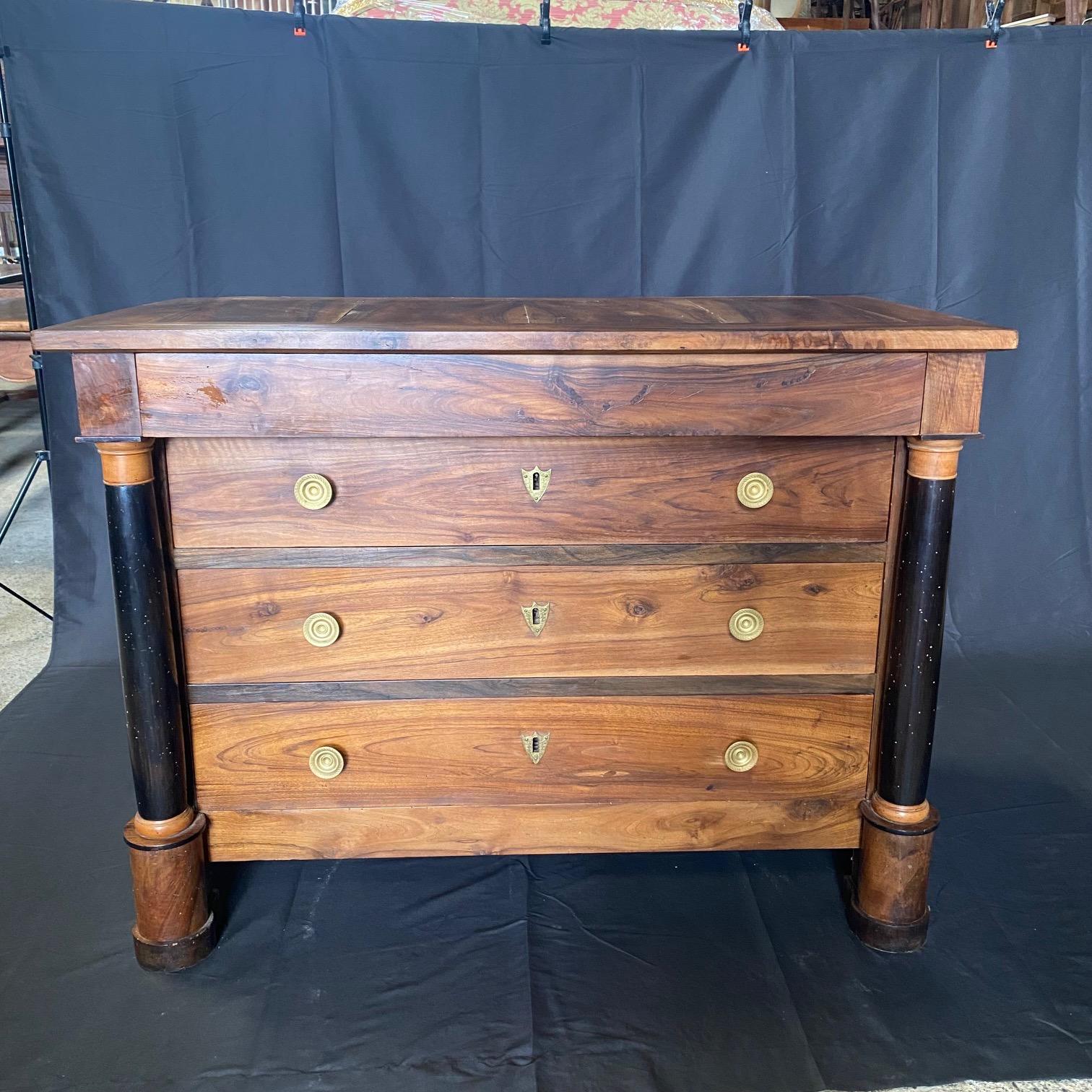 French 19th Century Empire Neoclassical Mahogany Commode Chest of Drawers In Good Condition For Sale In Hopewell, NJ