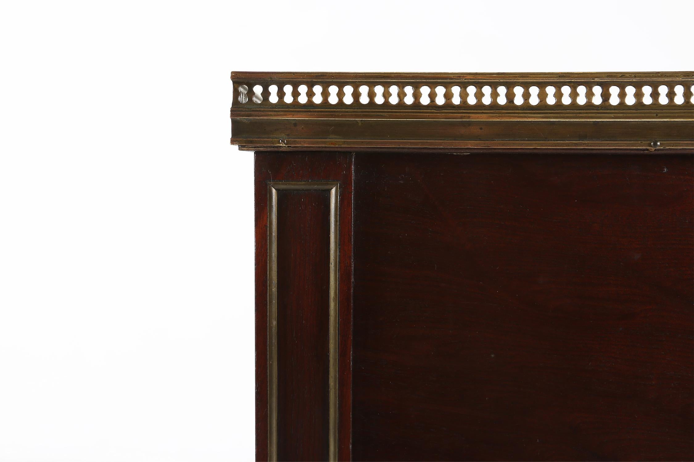 French 19th century Empire nightstand in wood with marble top For Sale 4