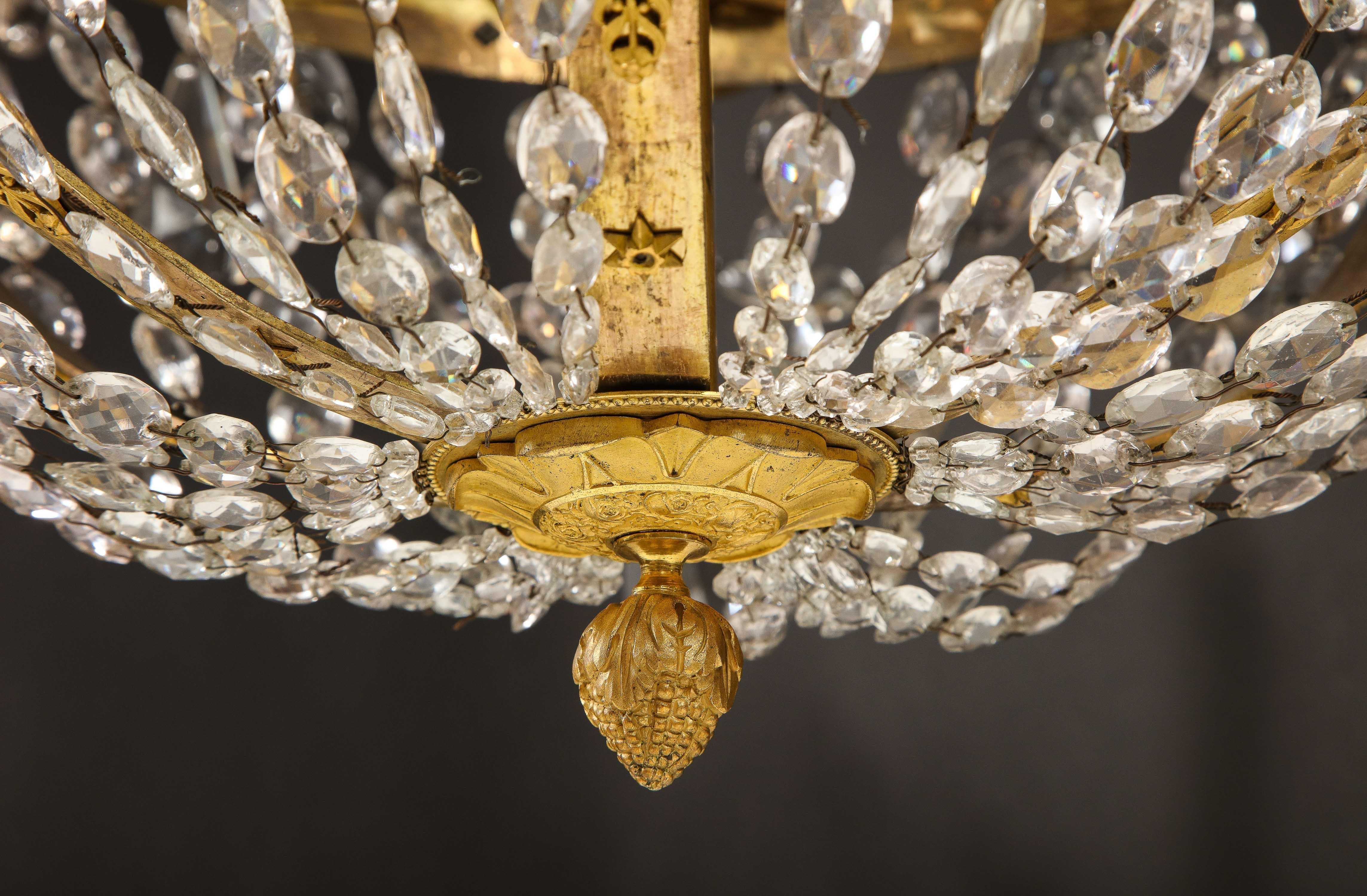 Lampadario Impero francese del XIX secolo in ormolu e cristallo in vendita 4