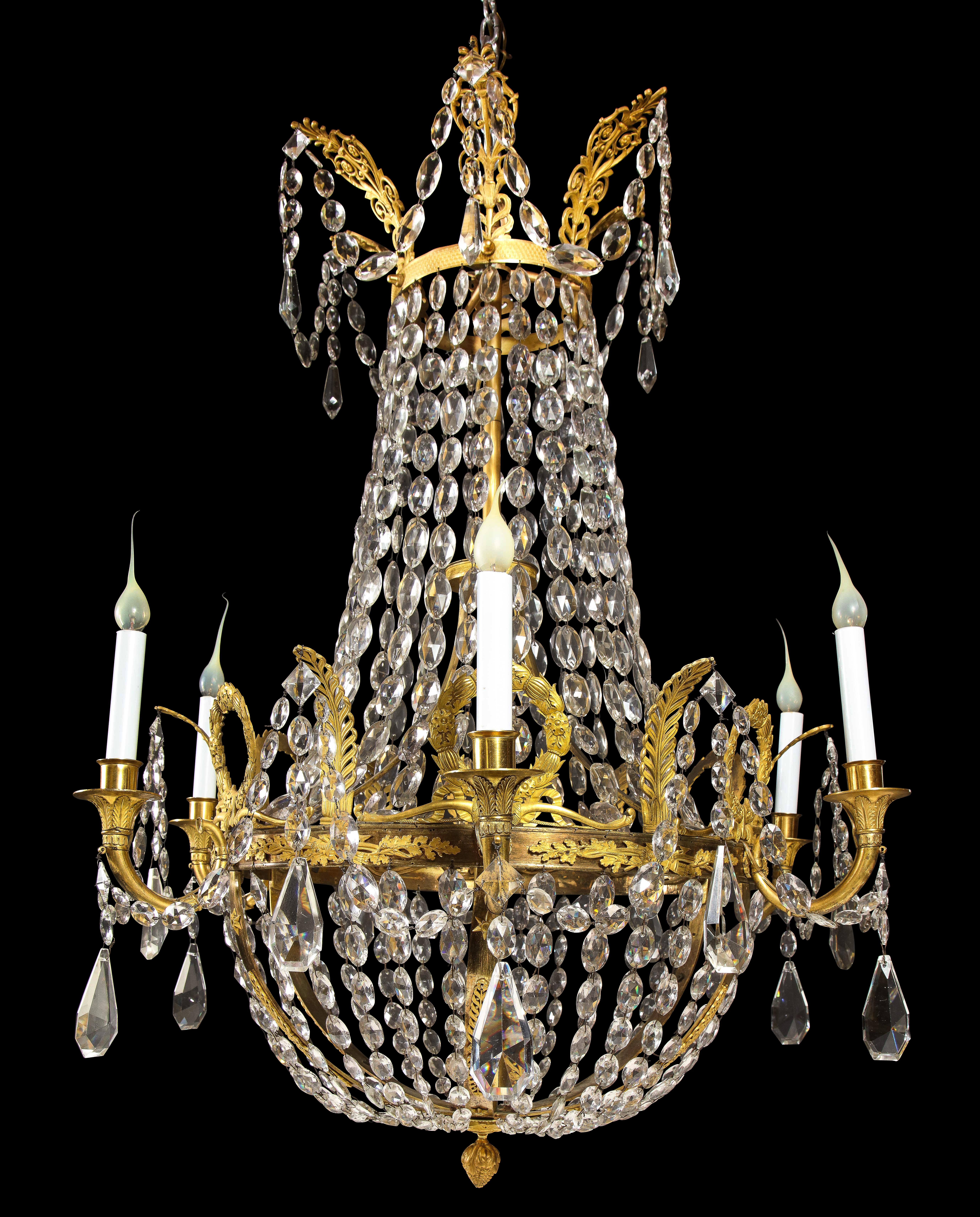 Stile impero Lampadario Impero francese del XIX secolo in ormolu e cristallo in vendita