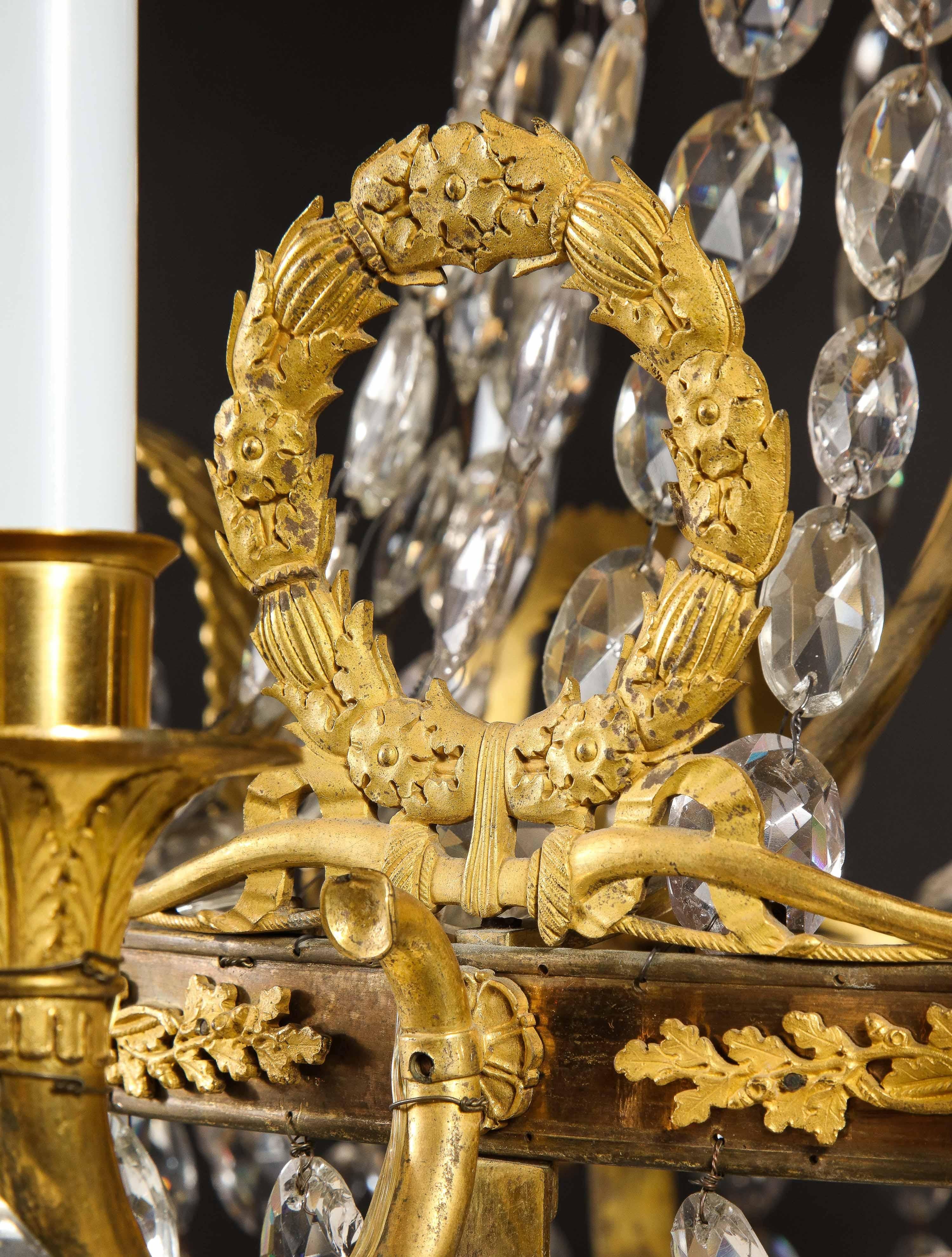 Lampadario Impero francese del XIX secolo in ormolu e cristallo In condizioni buone in vendita a New York, NY