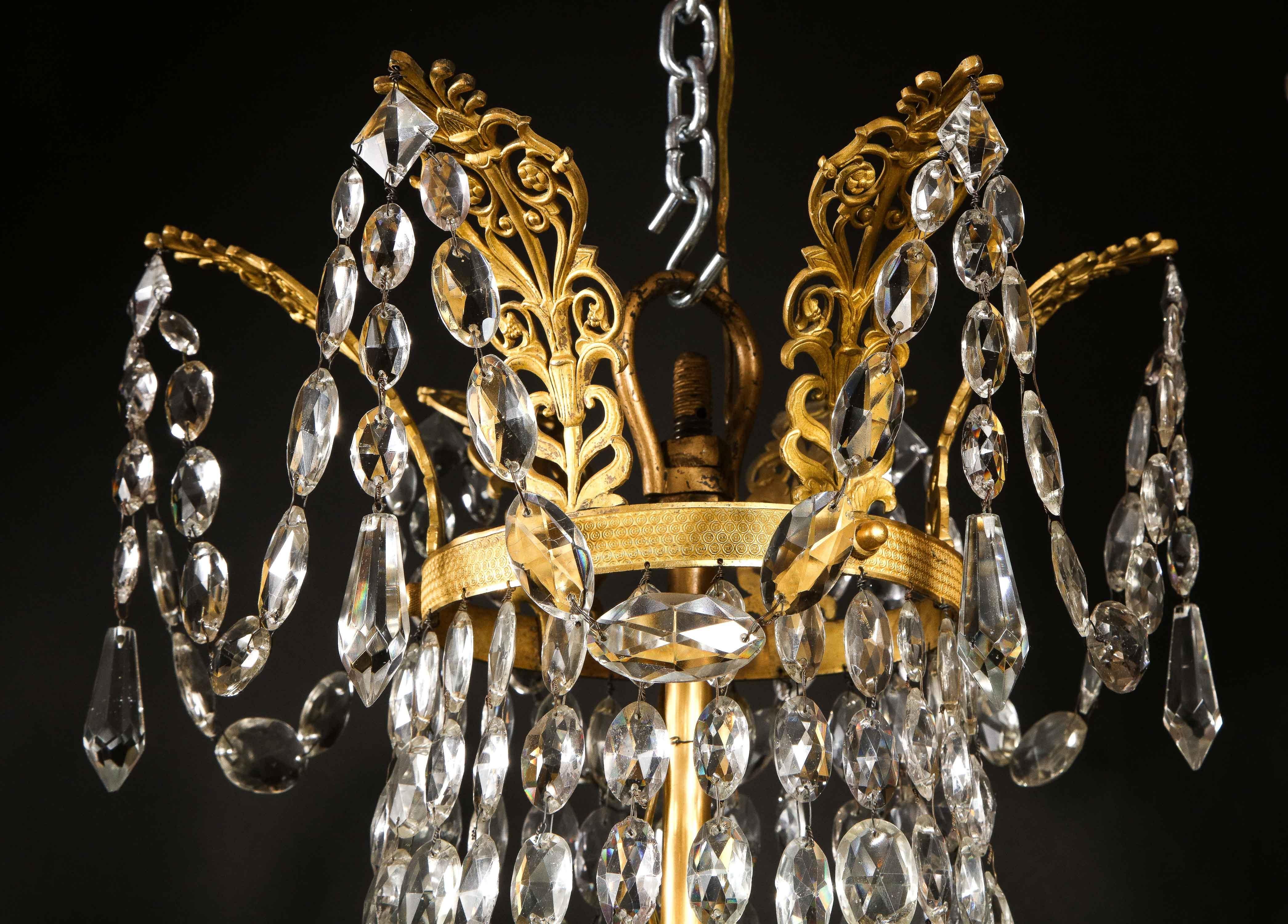 Bronzo Lampadario Impero francese del XIX secolo in ormolu e cristallo in vendita