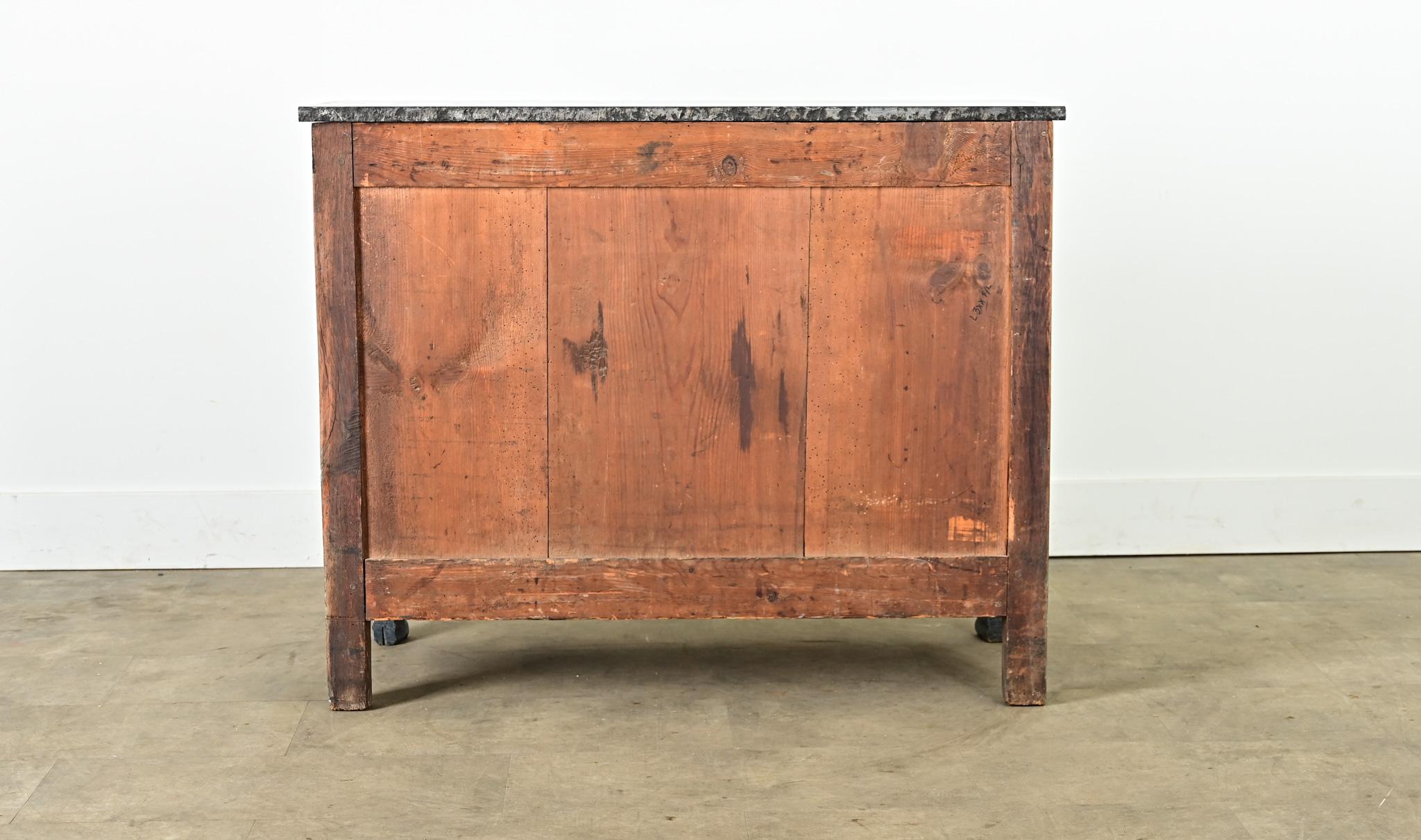 Commode francese dipinta in stile impero del XIX secolo in vendita 3