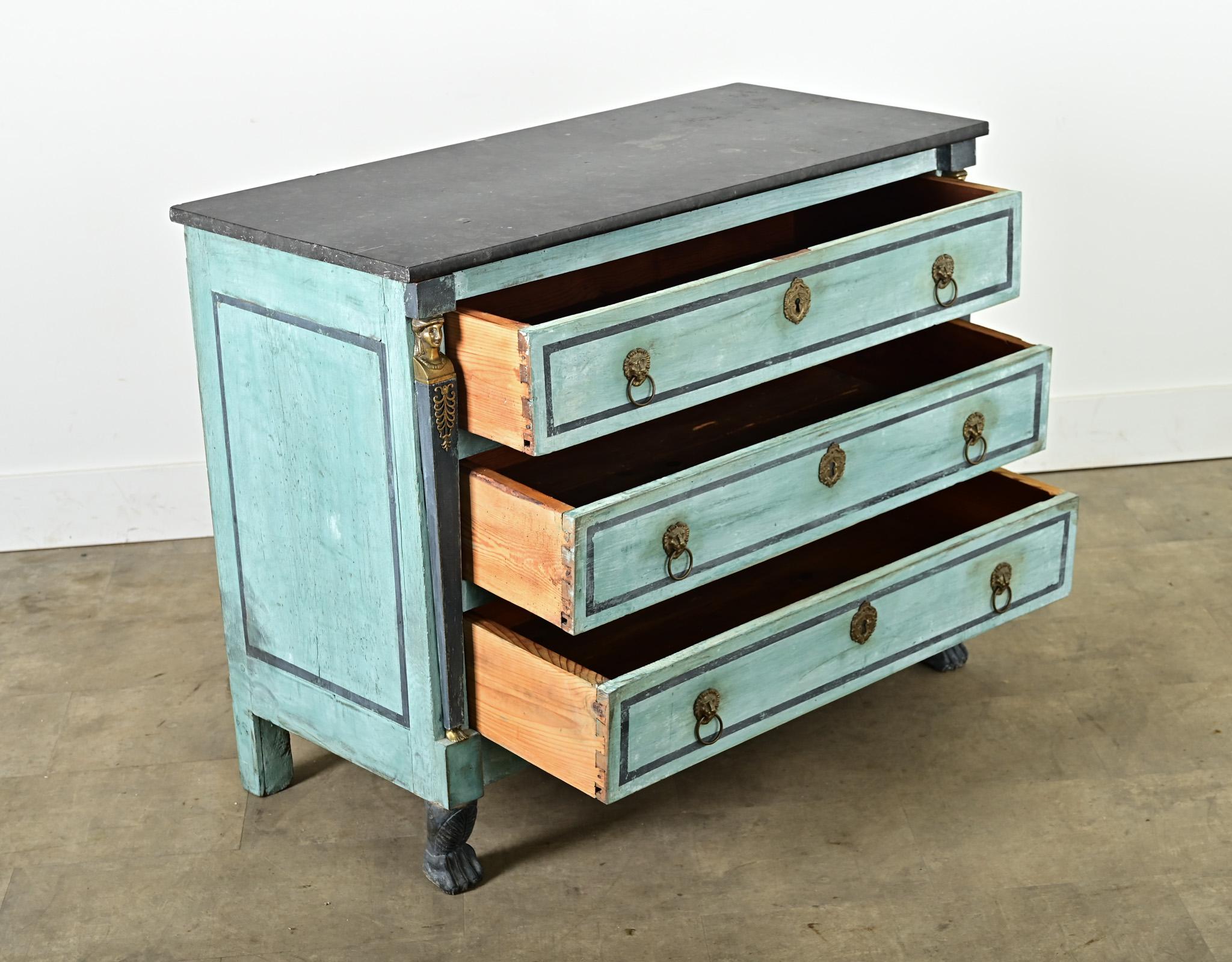 Commode francese dipinta in stile impero del XIX secolo in vendita 5