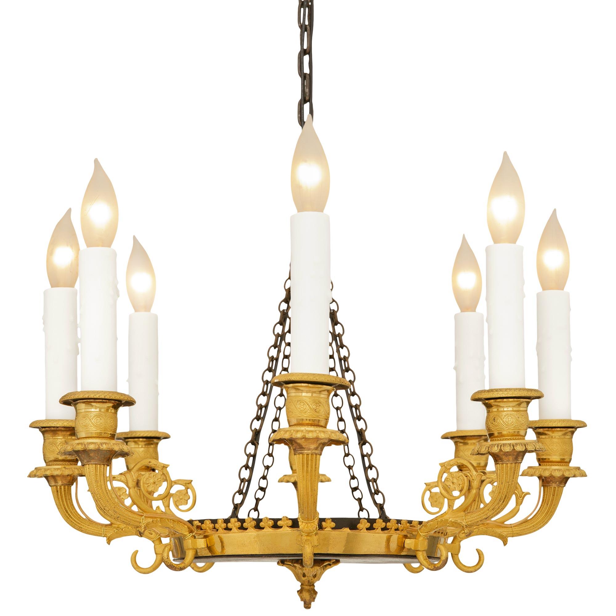 Stile impero French 19th century Empire Period Bronze and Ormolu chandelier, circa 1805 in vendita