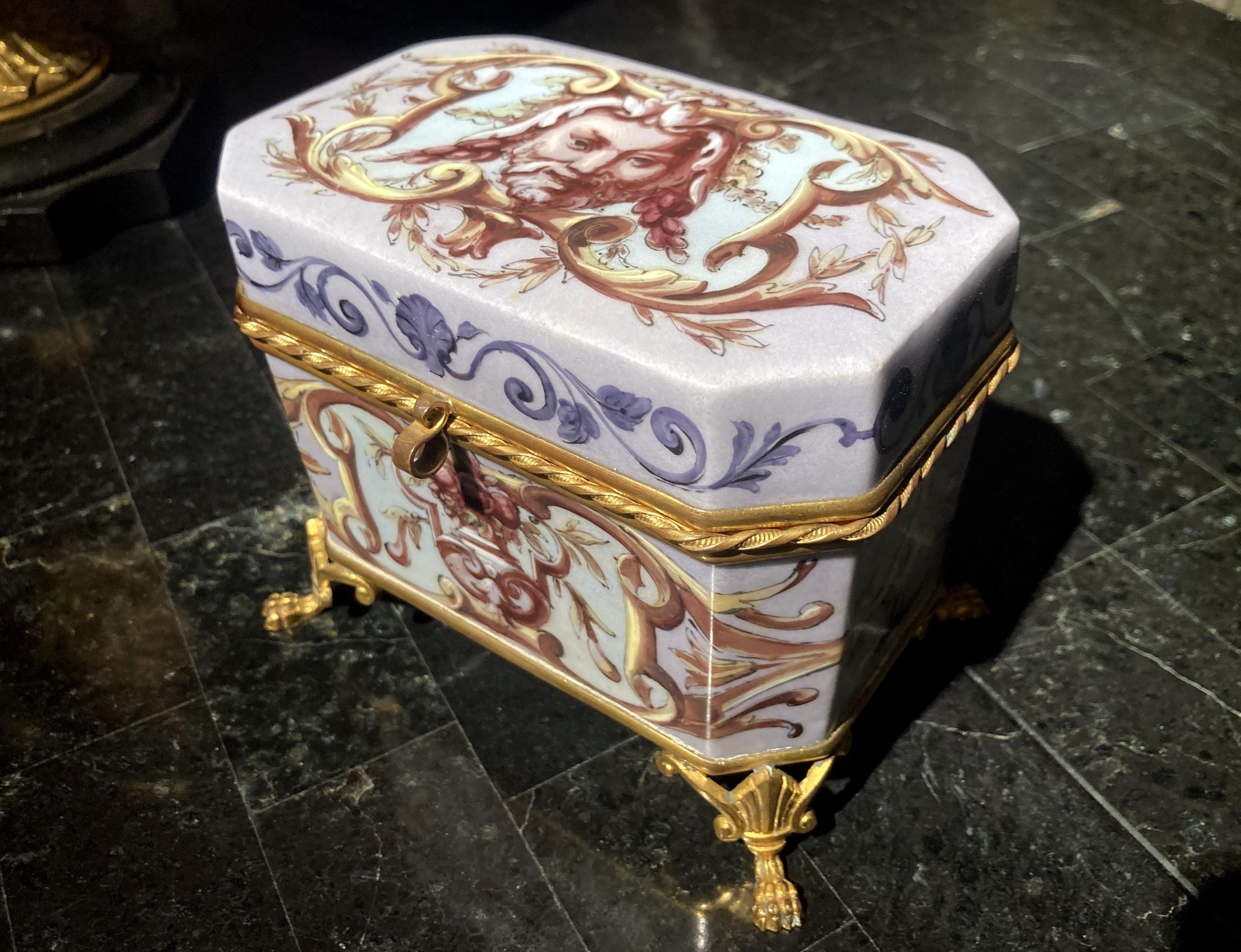 French 19th Century Empire Porcelain and Gilt Bronze Decorative Jewelry Box For Sale 8