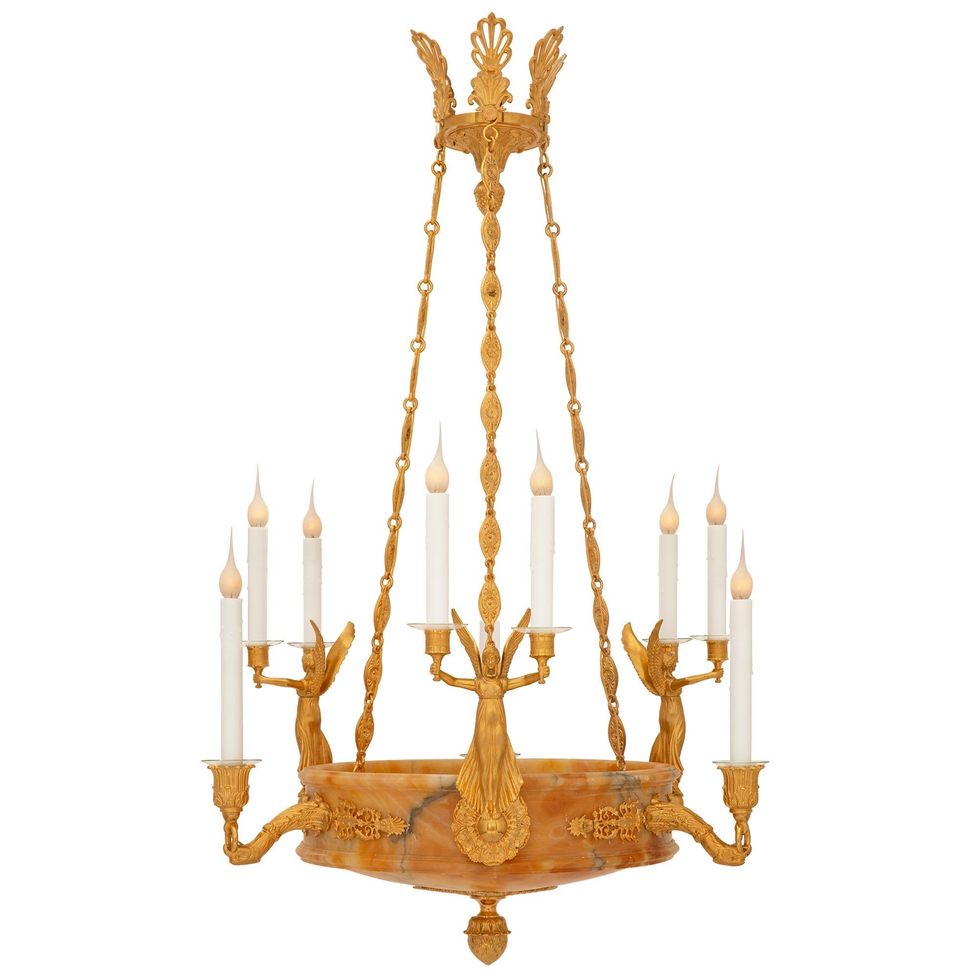 Lustre Empire français du 19ème siècle en albâtre et bronze doré